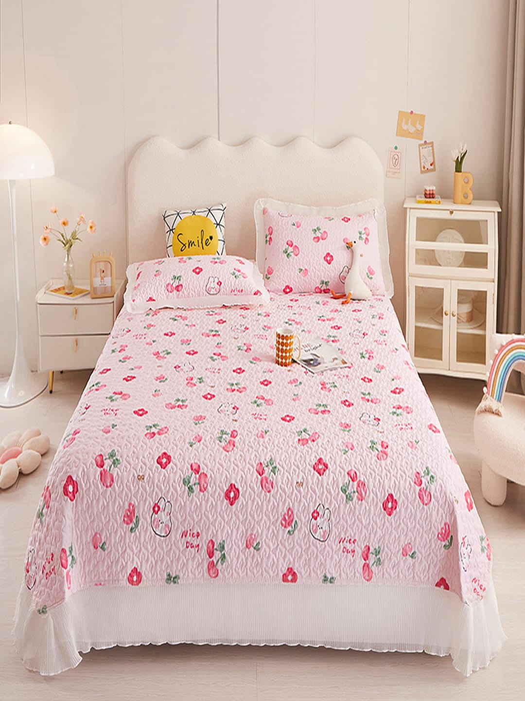 

JC HOME Pink Printed Double Queen Bed Cover With 2 Pillow Covers