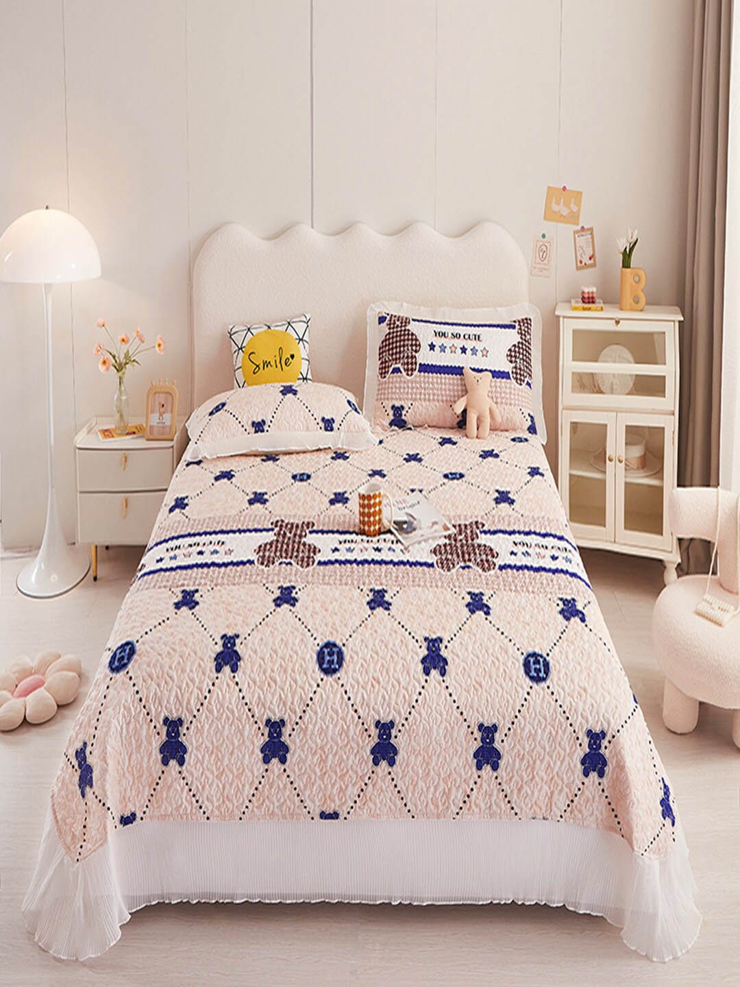 

JC Collection Pink & Blue Printed 162 TC Superking Bed Cover With 2 Pillow Covers