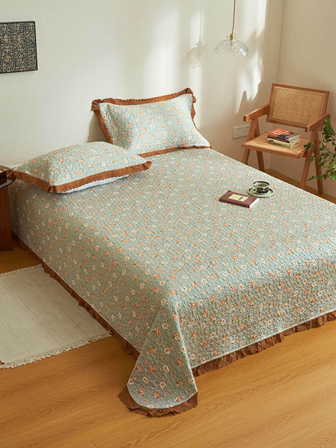 

JC Collection Green Floral Printed 162 TC Superking Bed Cover With 2 Pillow Covers