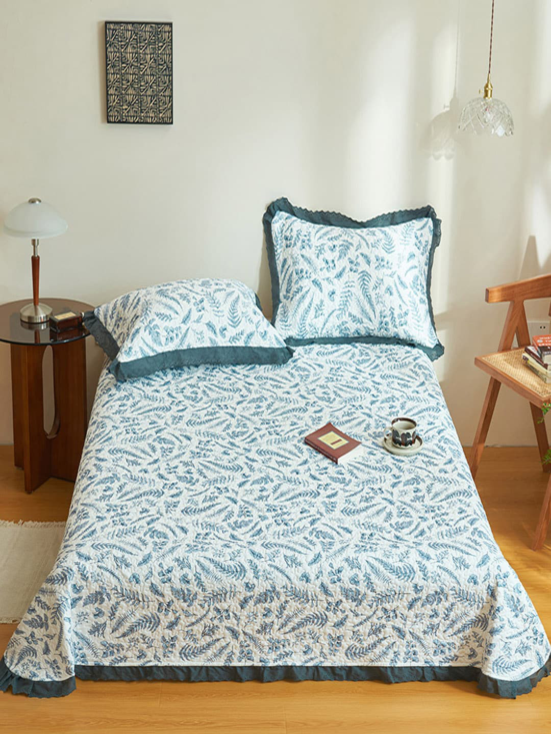 

JC Collection White & Blue Printed 162 TC King Bed Cover With 2 Pillow Covers