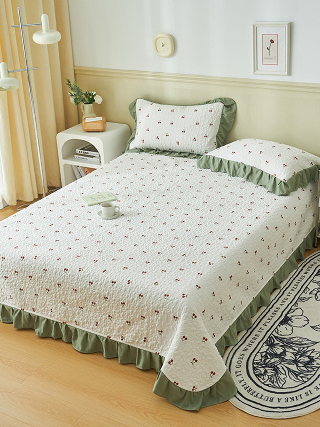 

JC Collection White & Green Printed 162 TC King BedCover With 2 Pillow Covers