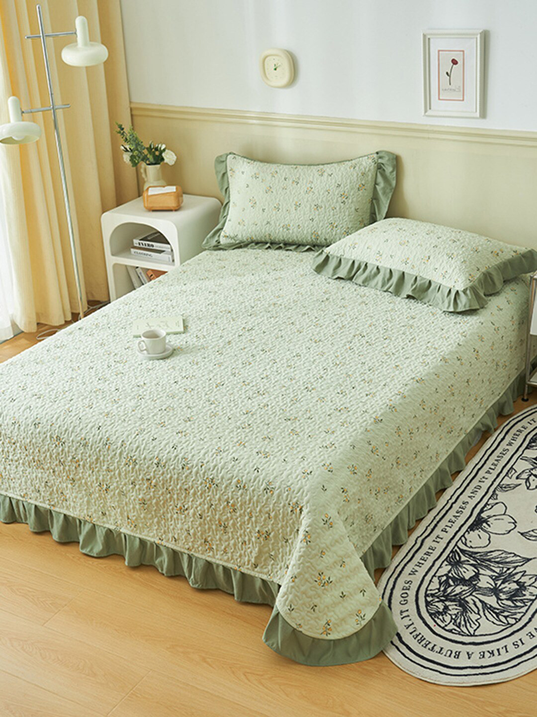 

JC Collection Green & Yellow Floral Printed 162 TC Queen Bed Cover With 2 Pillow Cover