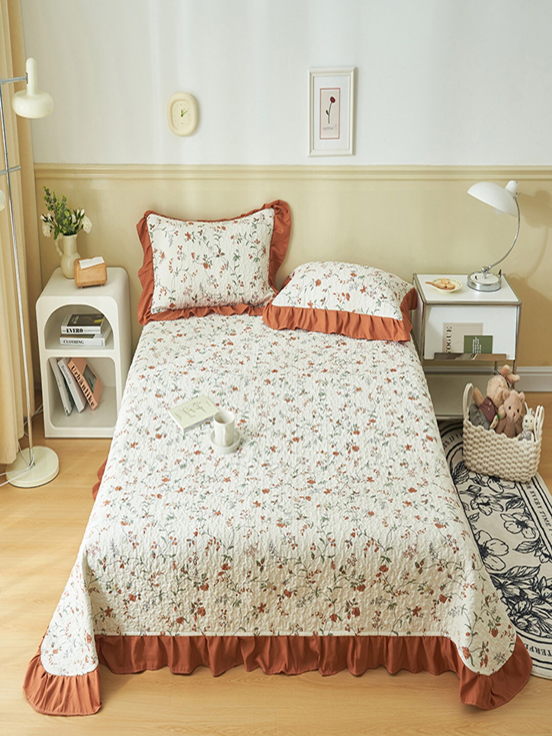 

JC HOME White Maroon Floral Print 162 TC Superking Bed Cover With 2 Pillow Covers