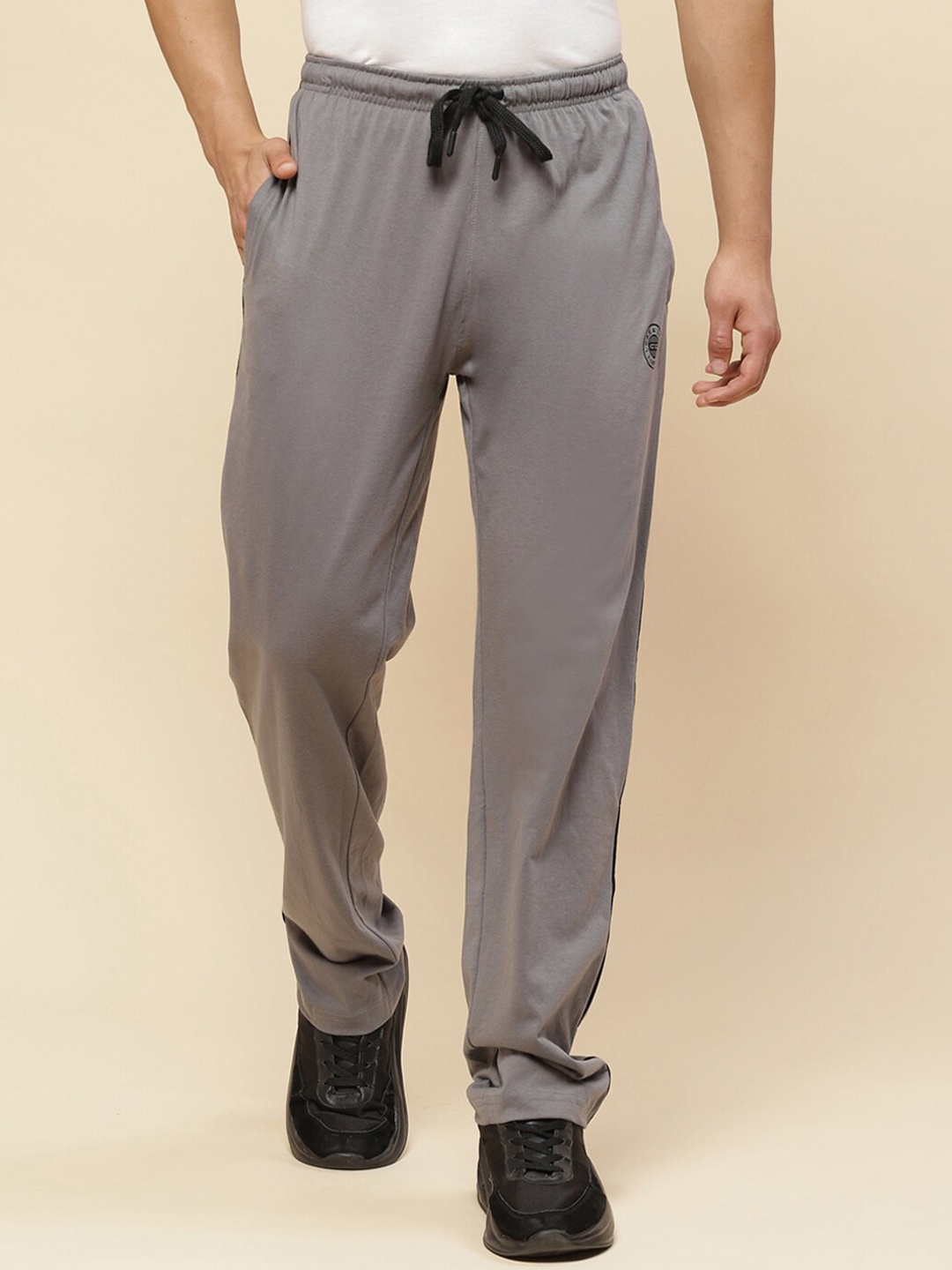 

Cloak & Decker by Monte Carlo Men Cotton Regular Fit Track Pant, Grey