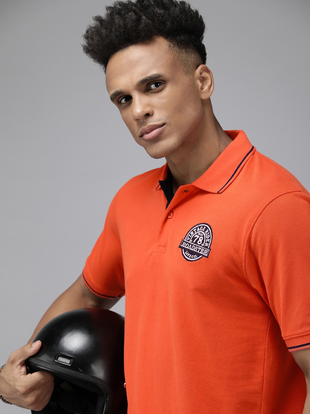 

Roadster Men Polo Collar Applique T-shirt, Orange
