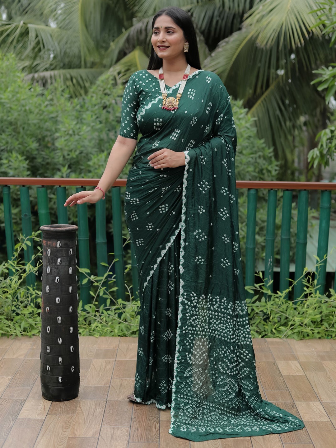 

Mitera Green & White Bandhani Printed Silk Saree
