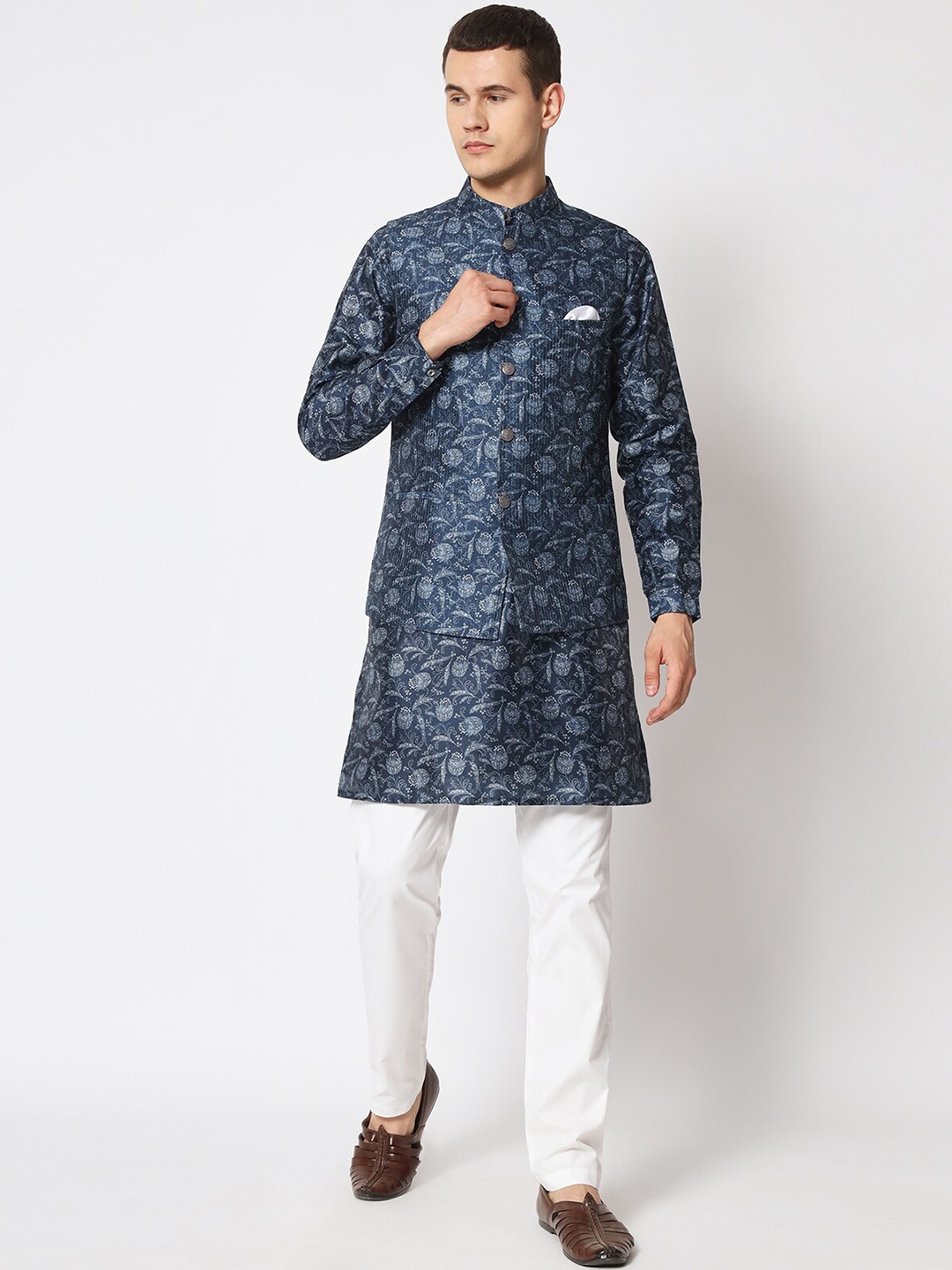 

MAXENCE Floral Printed Band Collar Kurta With Pyjamas & Nehru Jacket, Teal