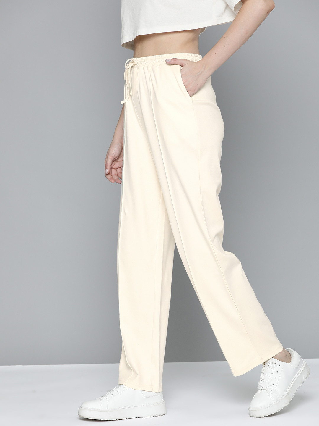 

Mast & Harbour Women Pleated Trousers, Cream