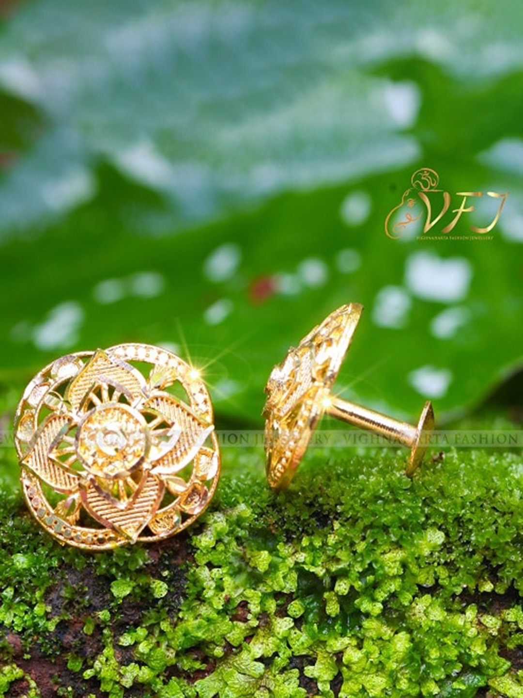 

Vighnaharta Gold-Plated Floral Studs Earrings