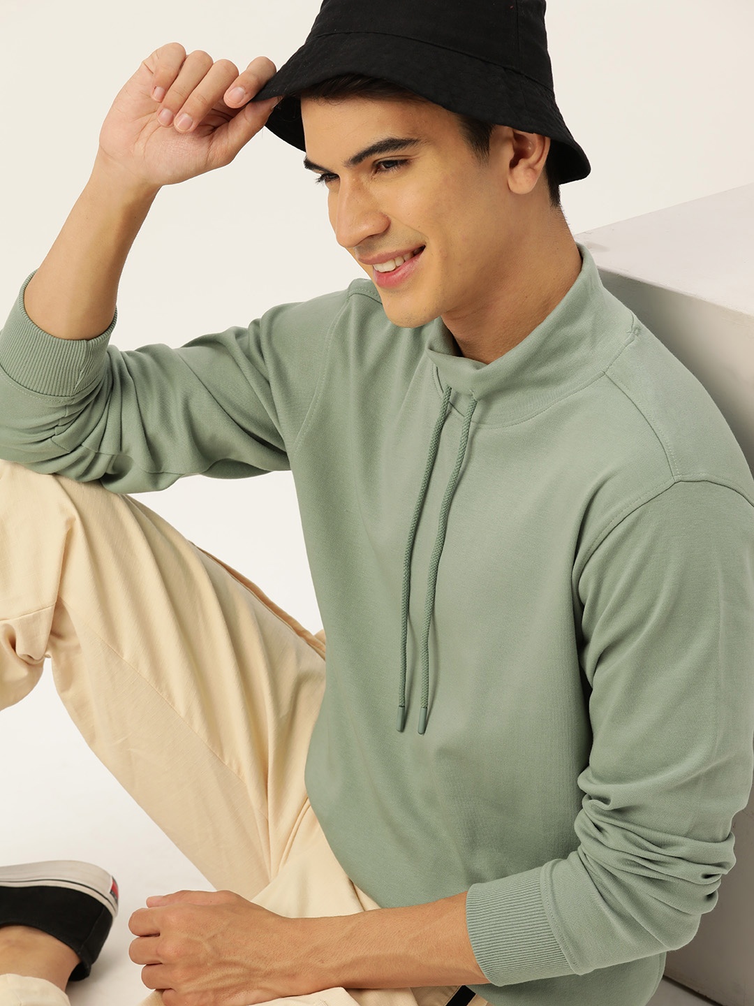 

Mast & Harbour Men Hooded Sweatshirt, Green
