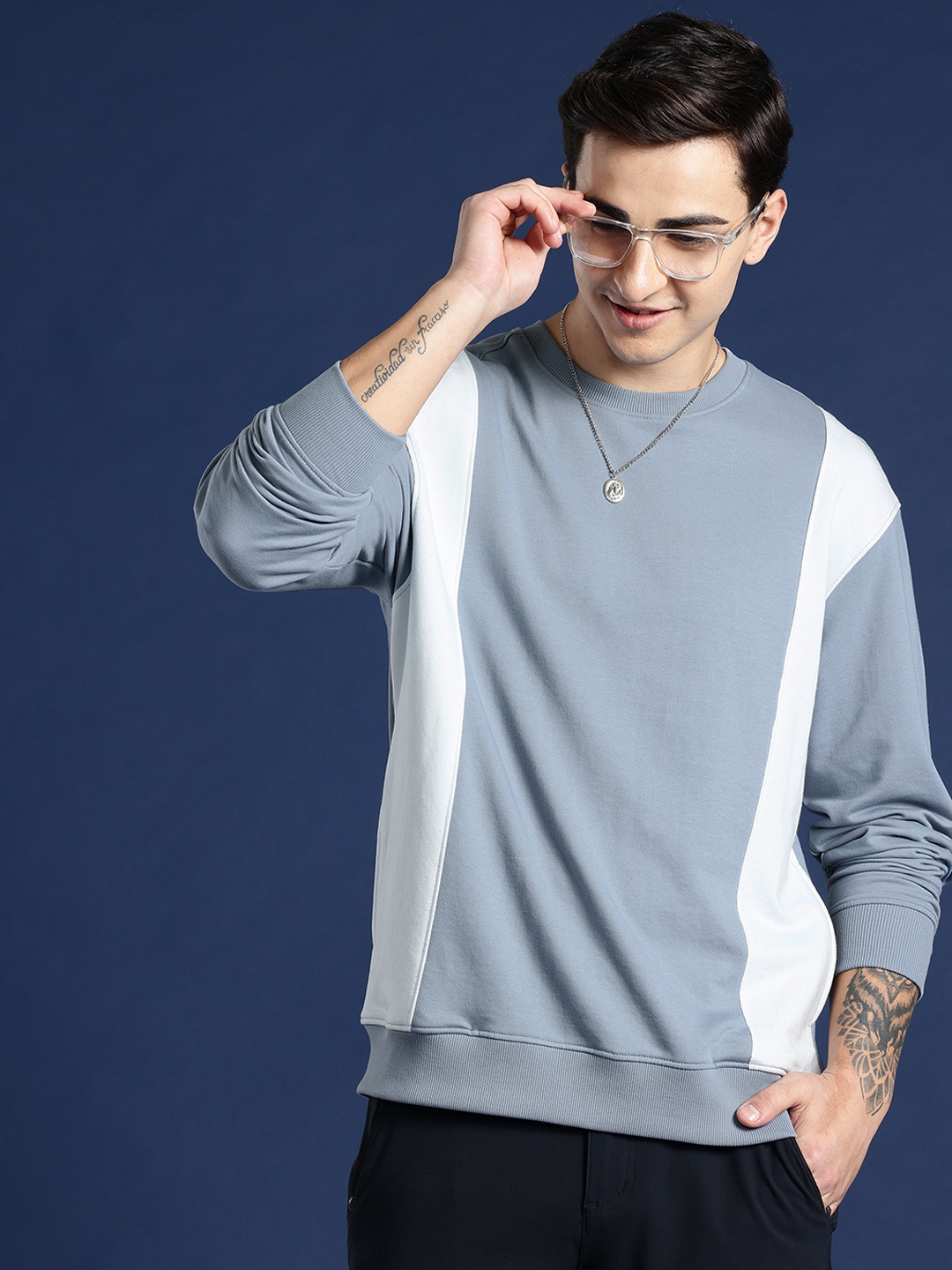 

Mast & Harbour Men Colourblocked Sweatshirt, Blue