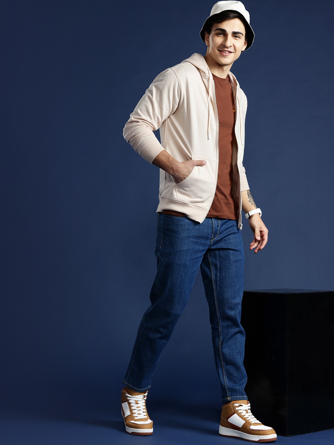 

Mast & Harbour Solid Hooded Sweatshirt, Beige