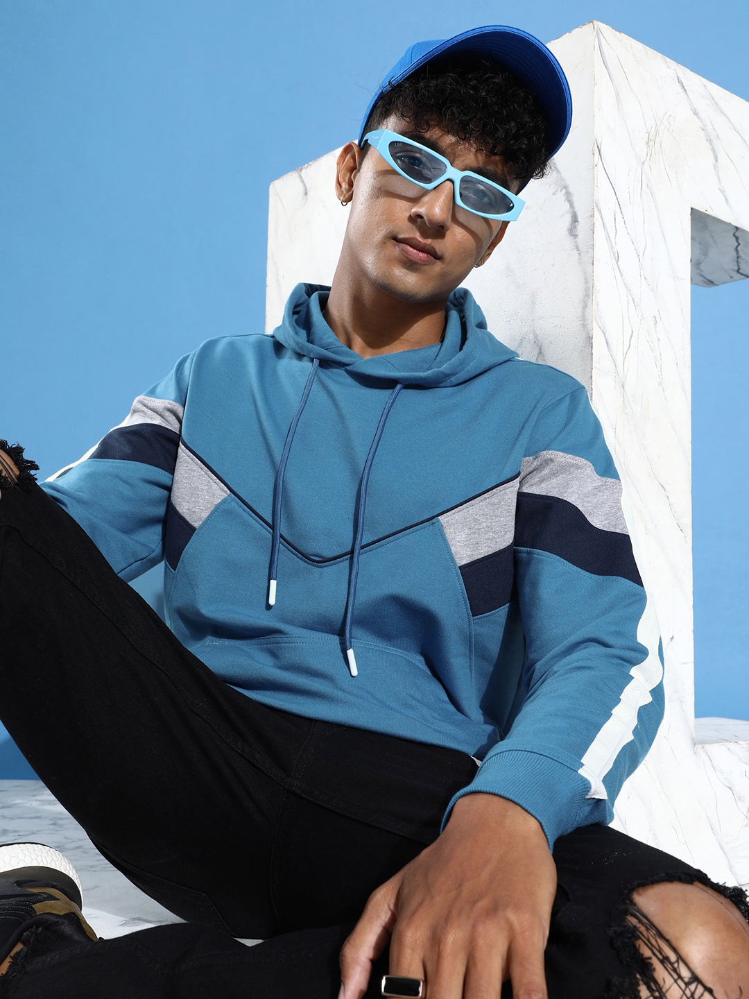 

Mast & Harbour Men Solid Hooded Sweatshirt, Blue