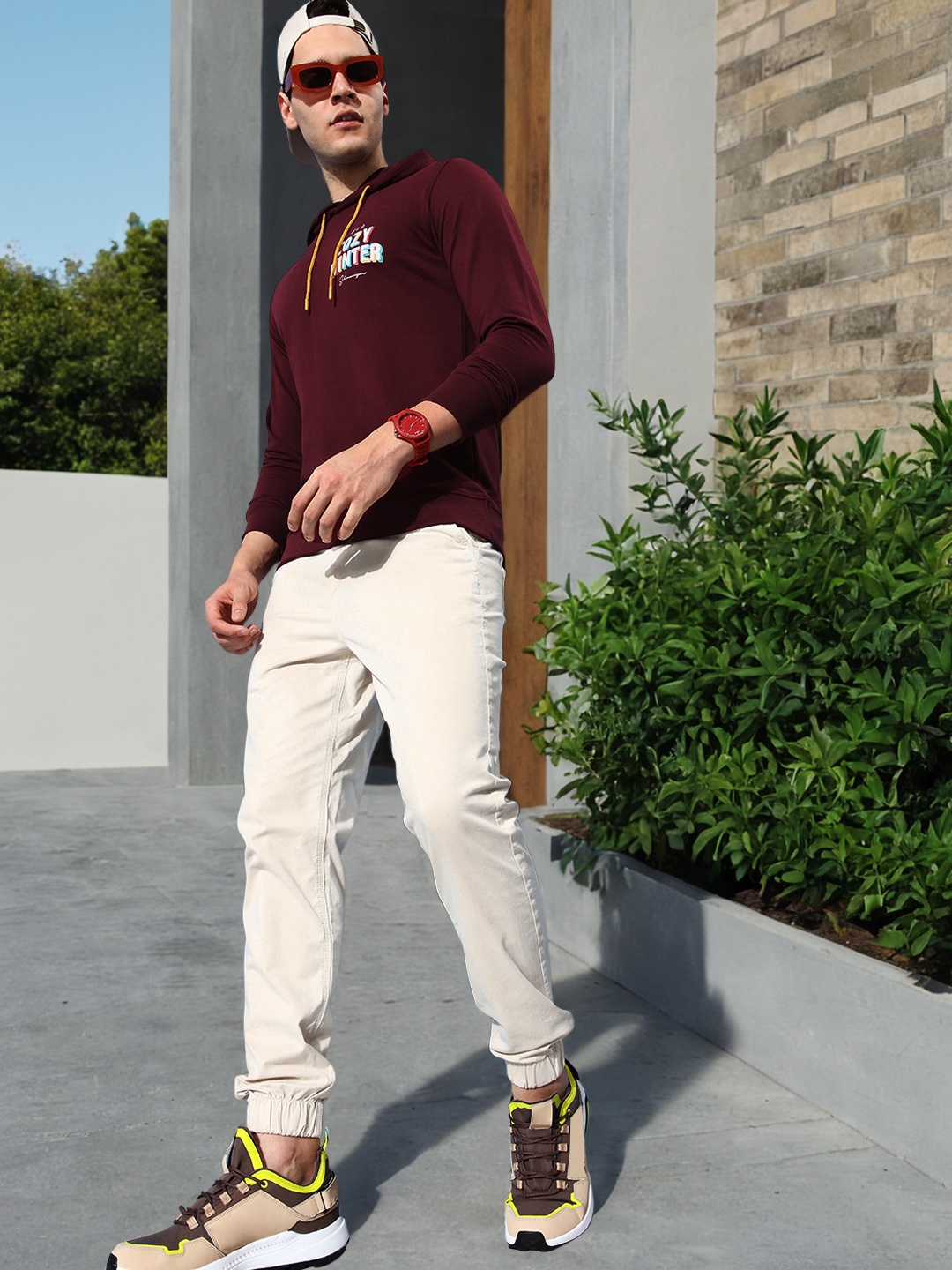 

Mast & Harbour Printed Long Sleeves Hooded Sweatshirt, Maroon