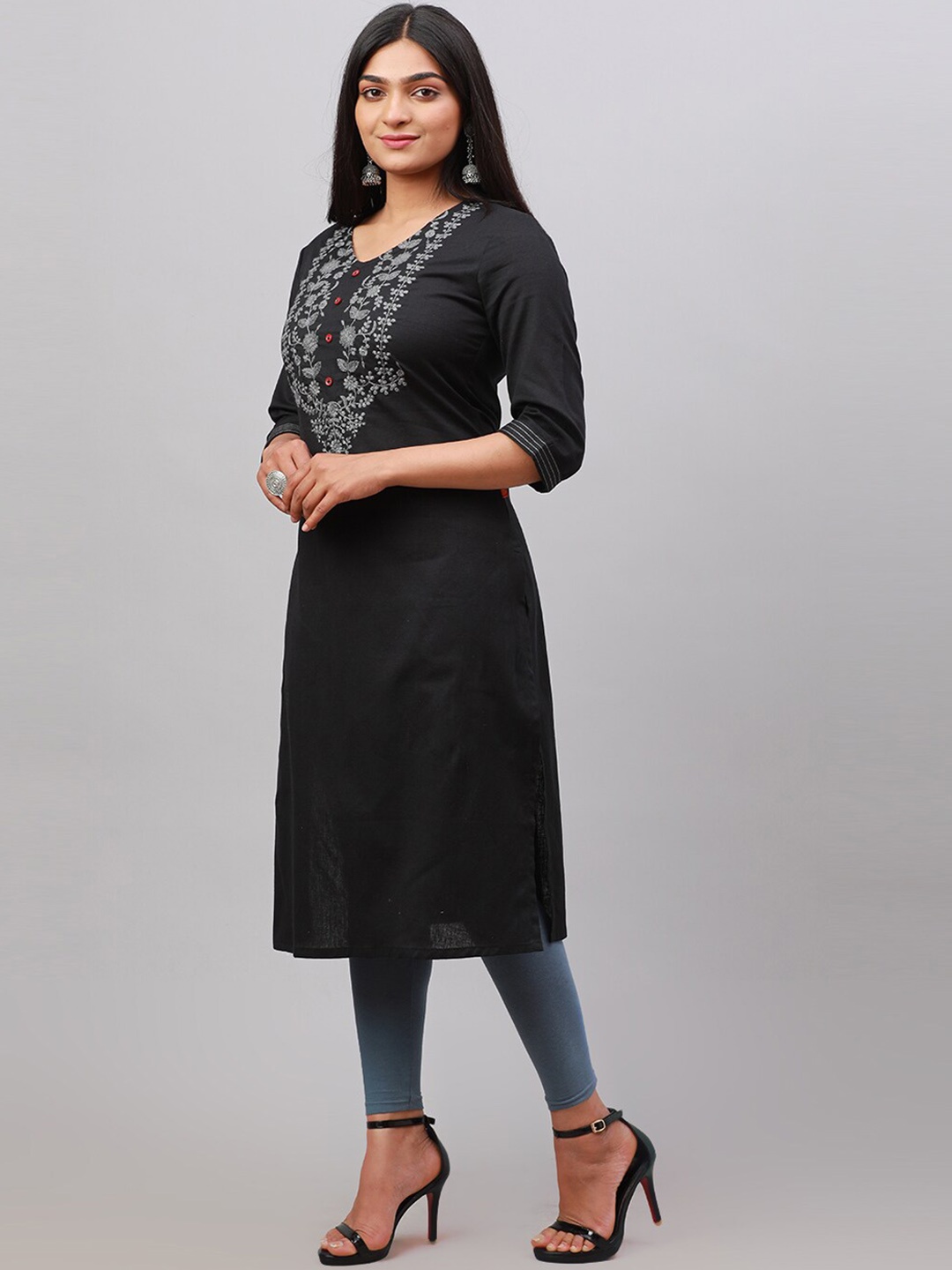 

Alena Ethnic Motifs Yoke Design V-neck Thread Work Cotton Kurta, Black
