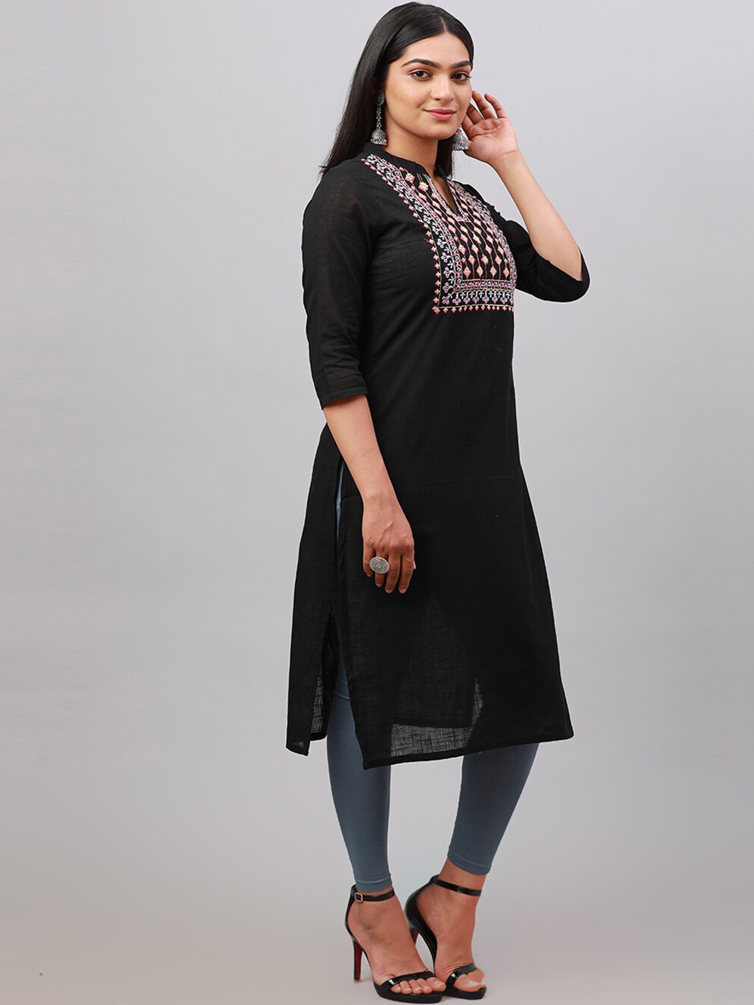 

Alena Ethnic Motifs Yoke Design Mandarin Collar Thread Work Cotton Kurta, Black