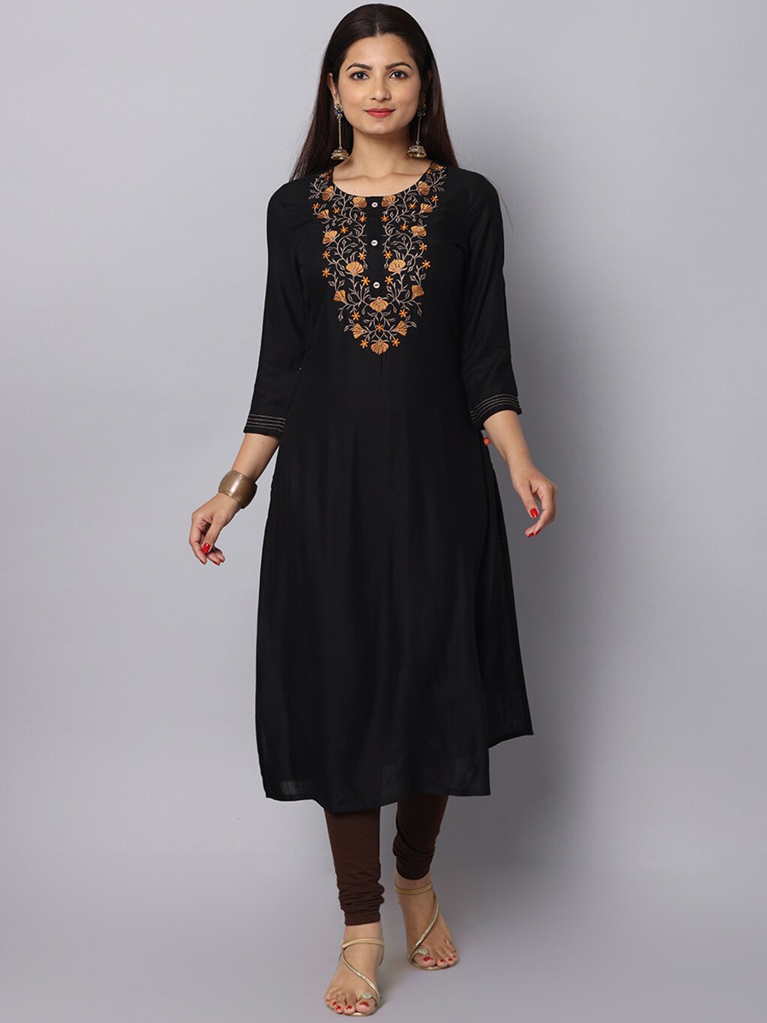 

Alena Ethnic Motifs Yoke Design Thread Work Kurta, Black