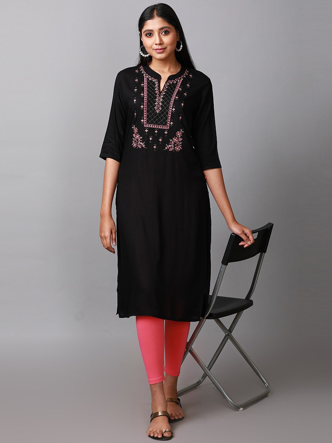 

Alena Ethnic Motifs Yoke Design Mandarin Collar Thread Work Kurta, Black