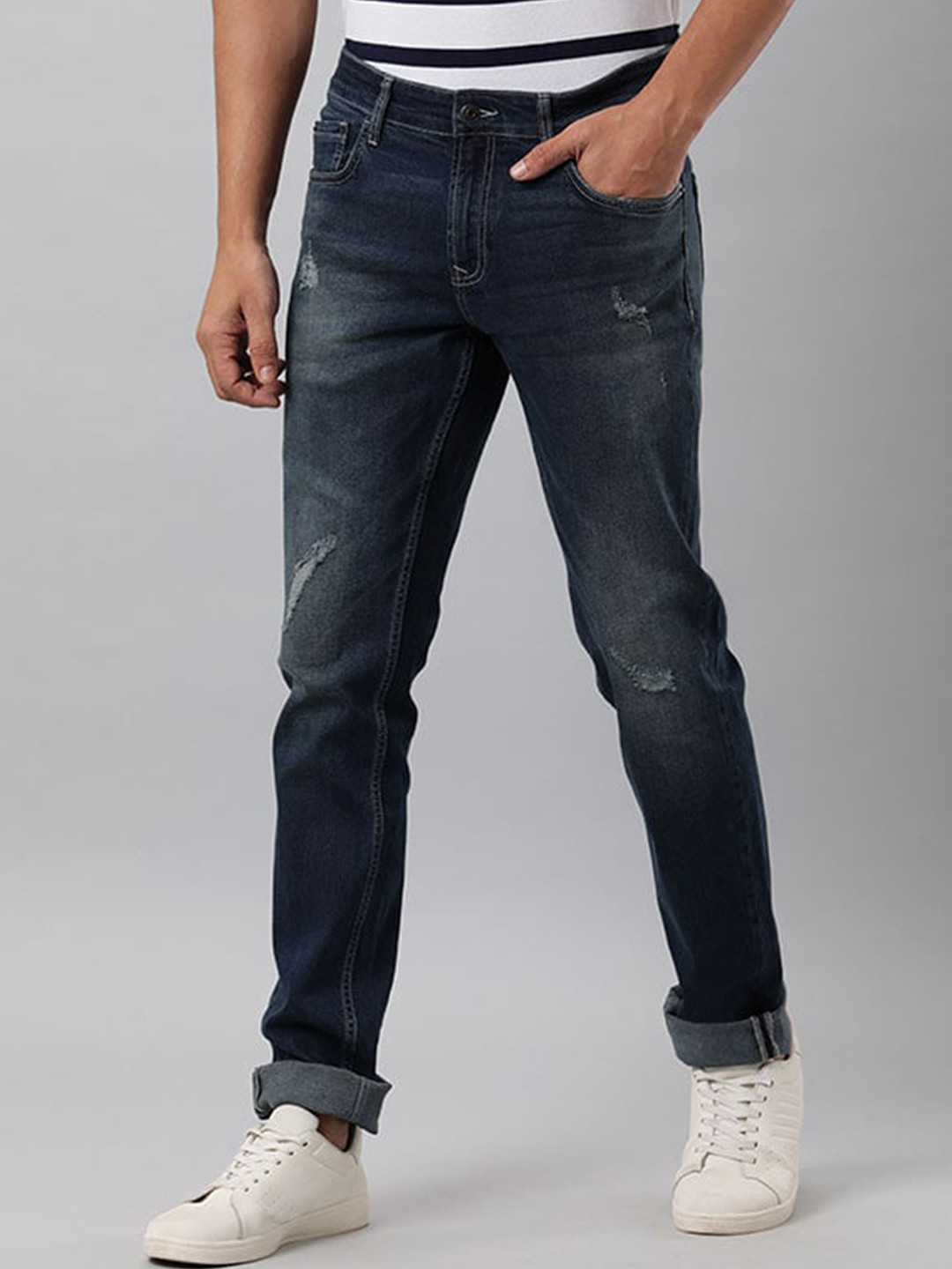 

Indian Terrain Men Brooklyn Mildly Distressed Mid Rise Pure Cotton Jeans, Blue