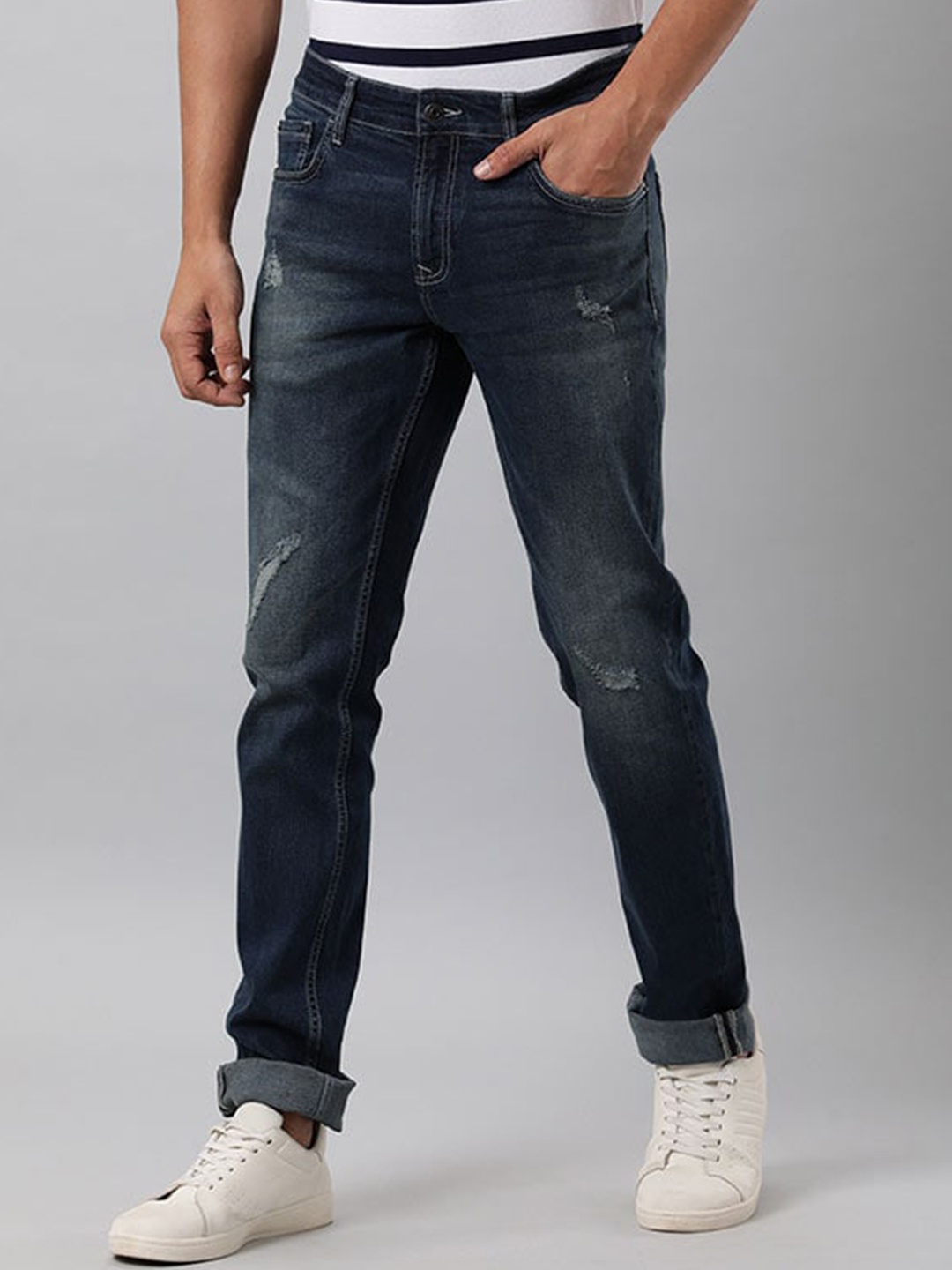 

Indian Terrain Men Brooklyn Slim Fit Mildly Distressed Light Fade Pure Cotton Jeans, Blue