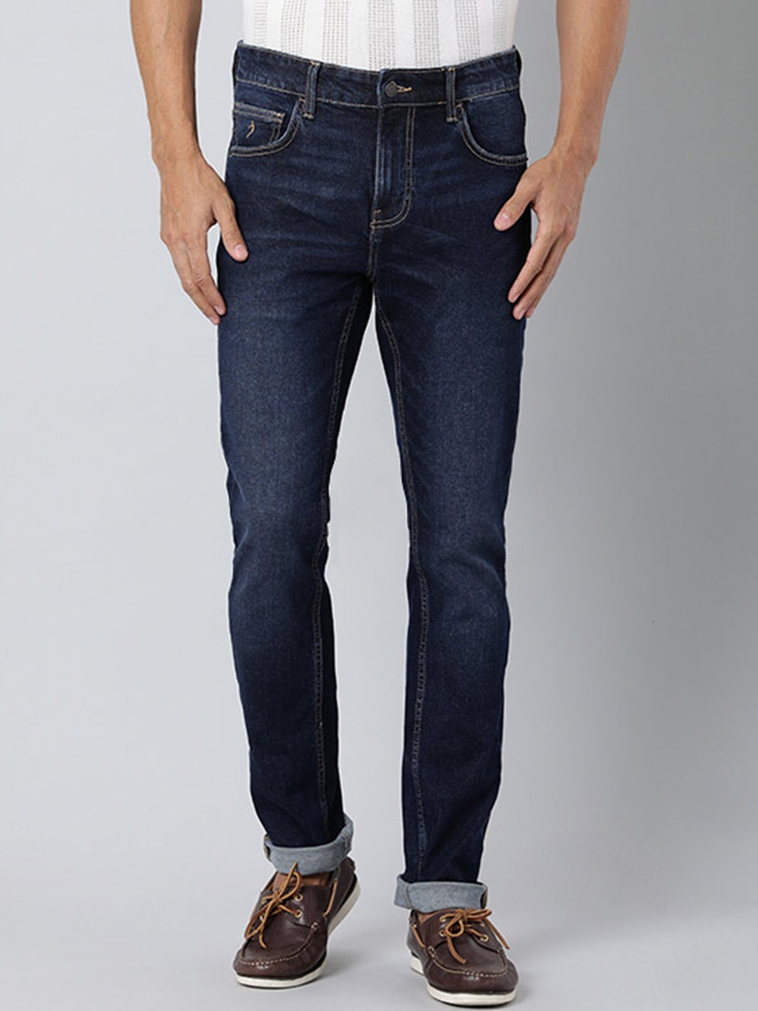 

Indian Terrain Men Brooklyn Mid Rise Light Fade Pure Cotton Jeans, Blue