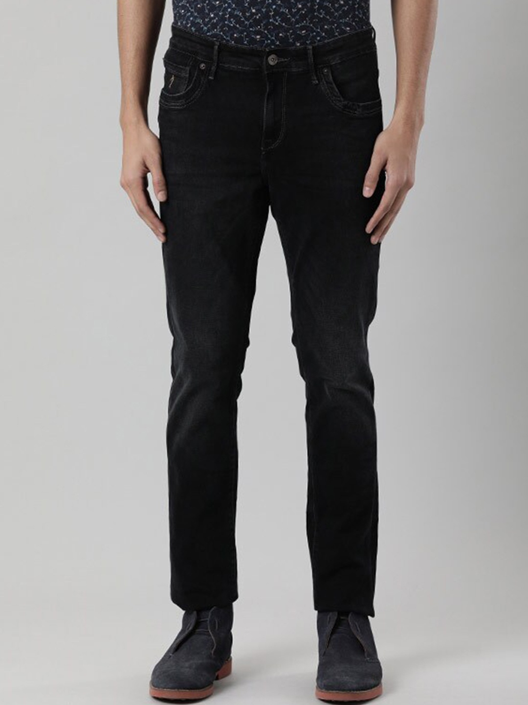 

Indian Terrain Men Brooklyn Slim Fit Pure Cotton Jeans, Black