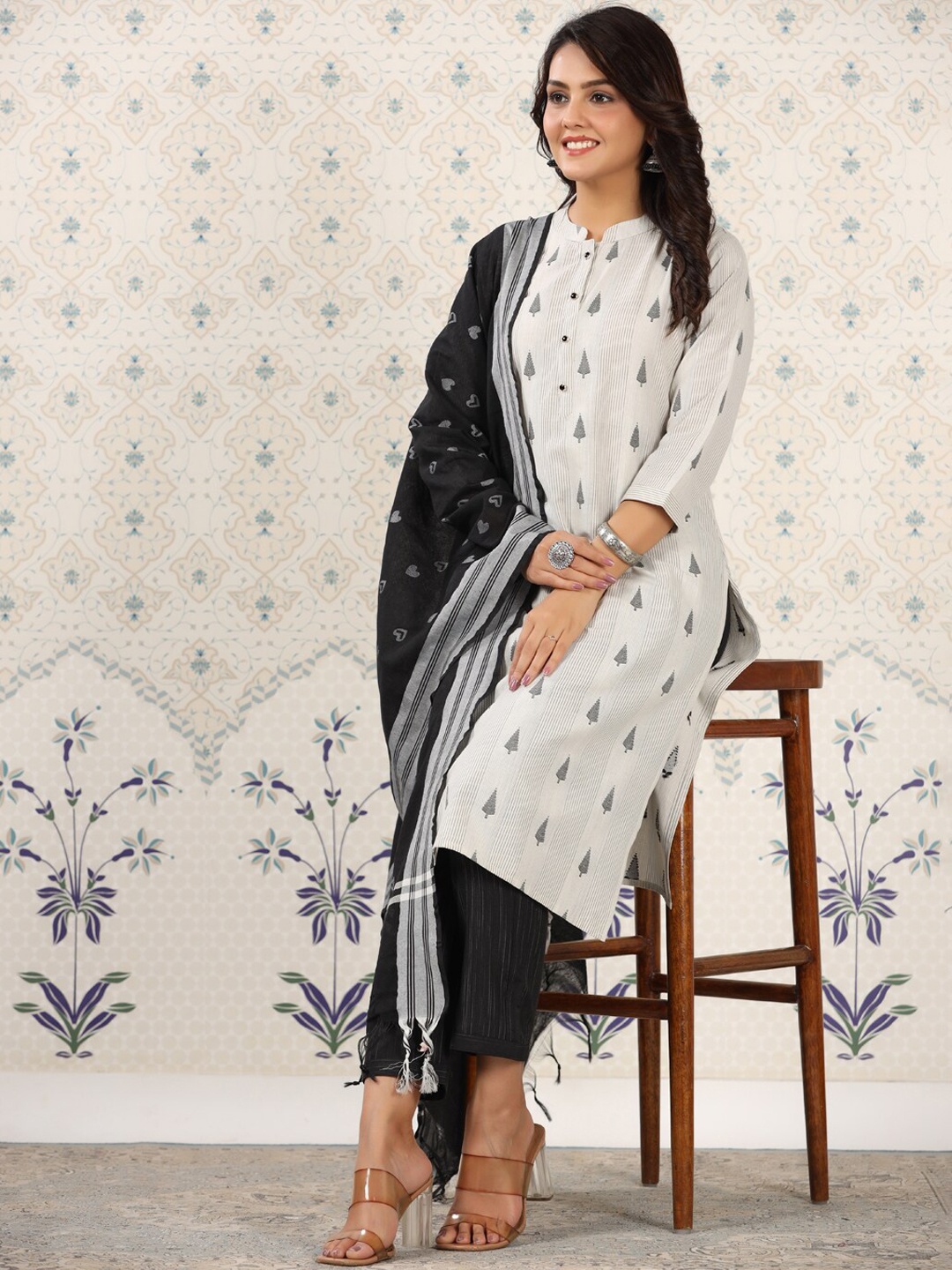 

Ode by House of Pataudi White Woven Design Pure Cotton Kurta With Trousers & Dupatta