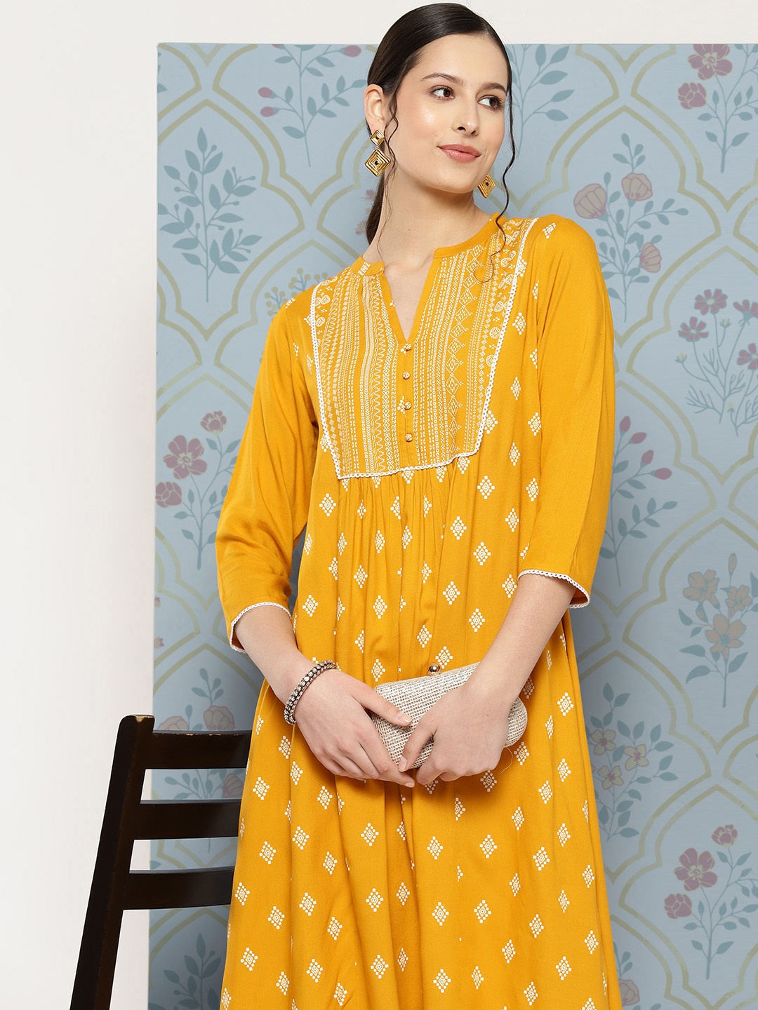 

Janasya Women Ethnic Motifs Printed Kurta, Mustard