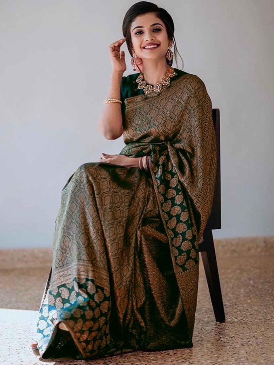 

MORLY Ethnic Woven Design Zari Kanjeevaram Saree, Green