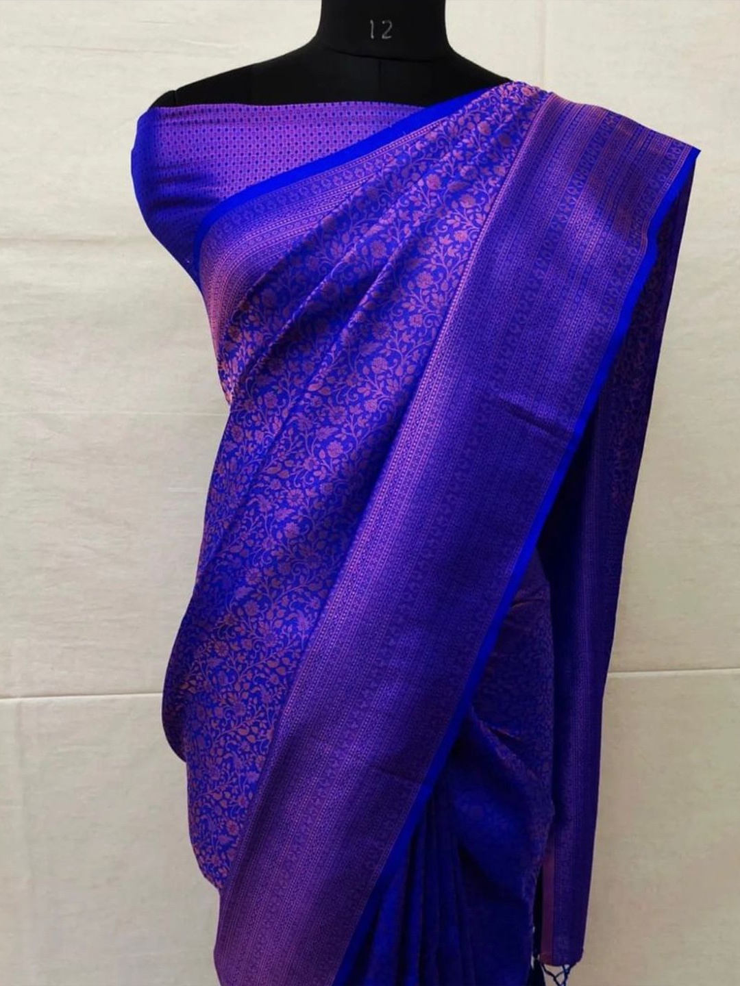

MORLY Floral Woven Design Zari Kanjeevaram Saree, Blue