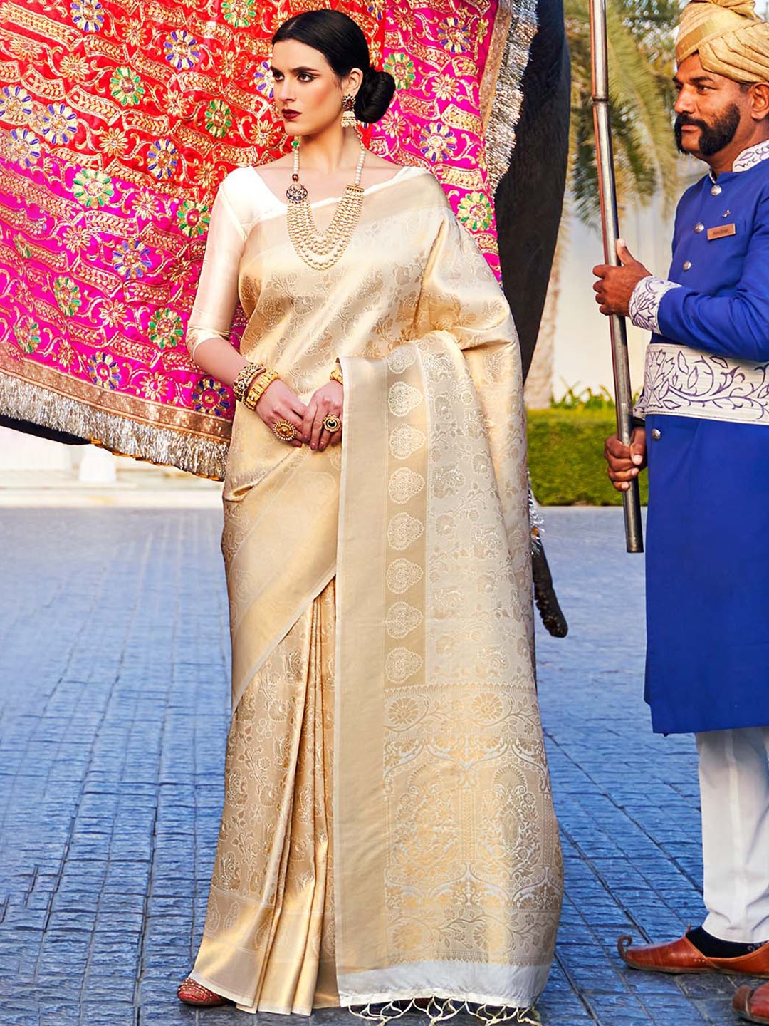 

VSaree Floral Woven Design Zari Banarasi Saree, Cream