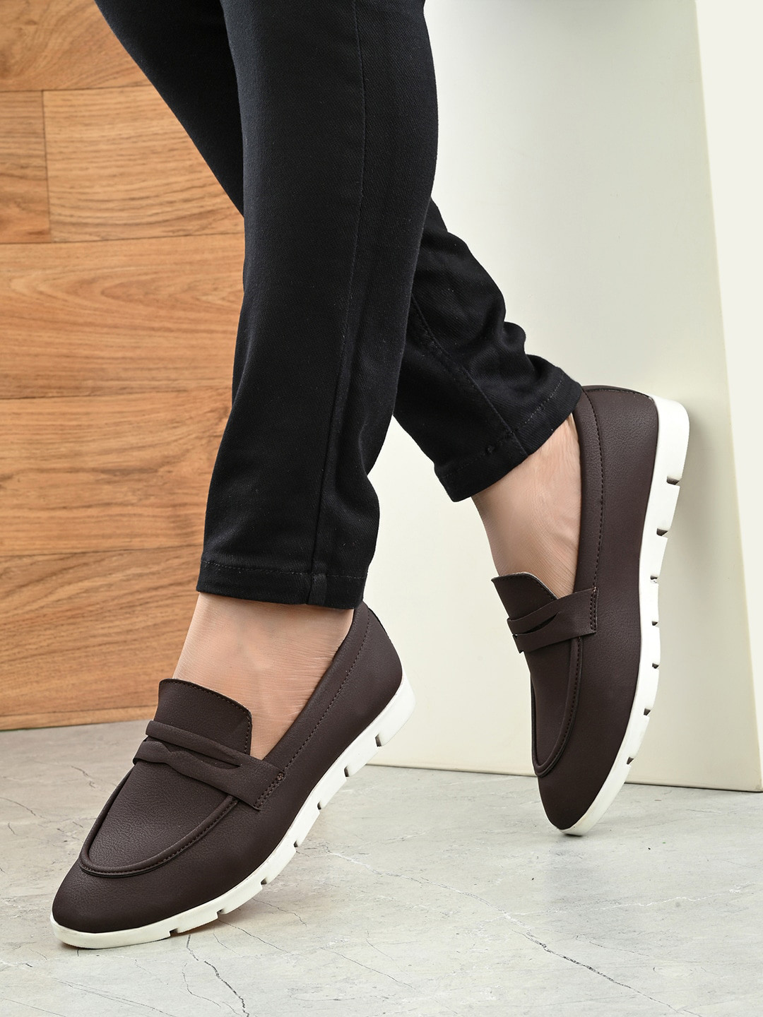 

Mactree Men Textured Penny Loafers, Brown