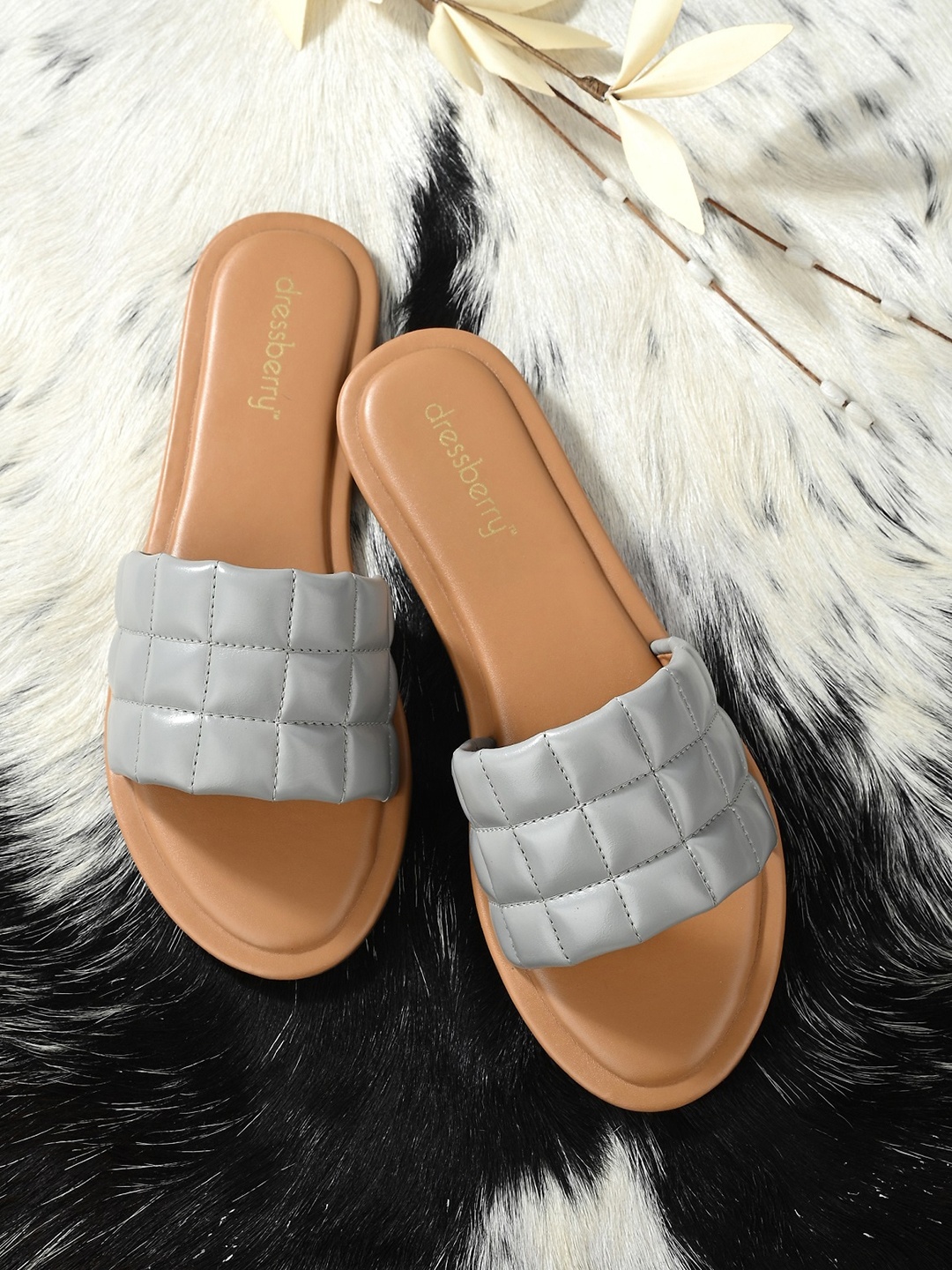 

DressBerry Grey Quilted Open Toe Flats