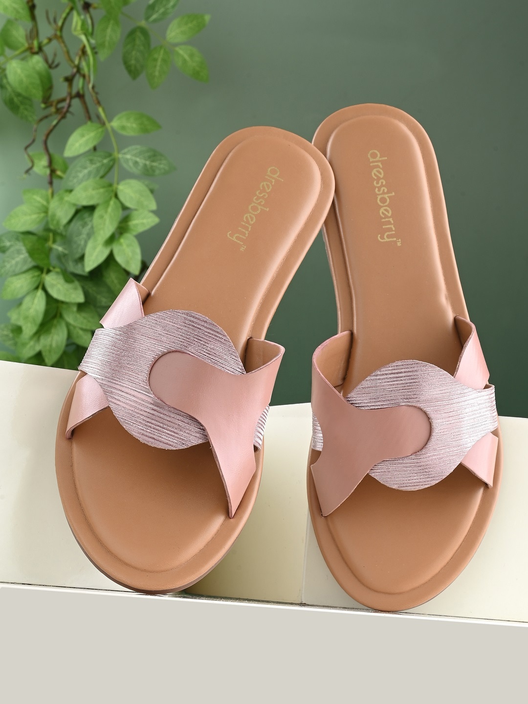 

DressBerry Nude-Coloured And Pink Textured Open Toe Flats