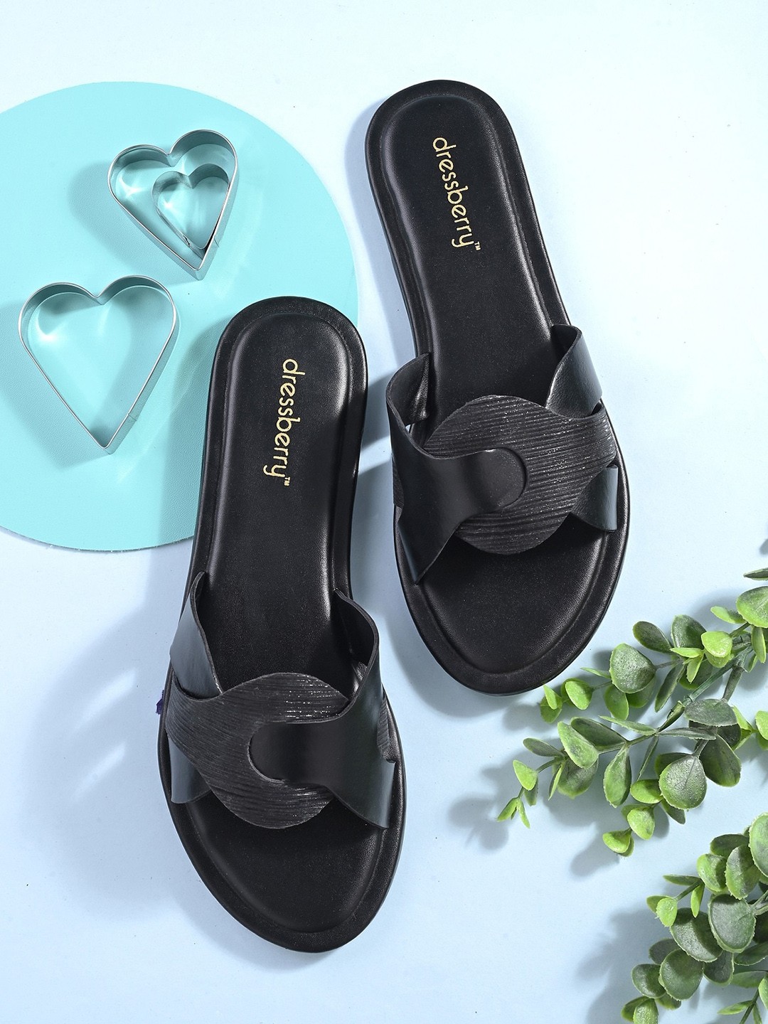 

DressBerry Black Textured Open Toe Flats