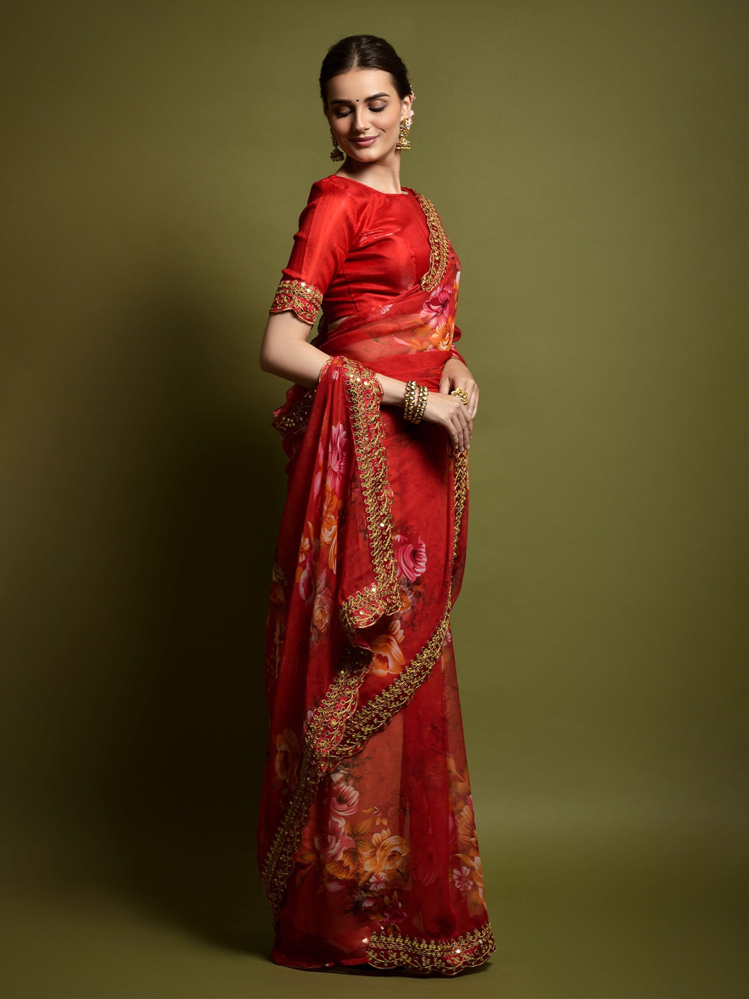 

VEERAX Floral Printed Embroidered Saree, Red