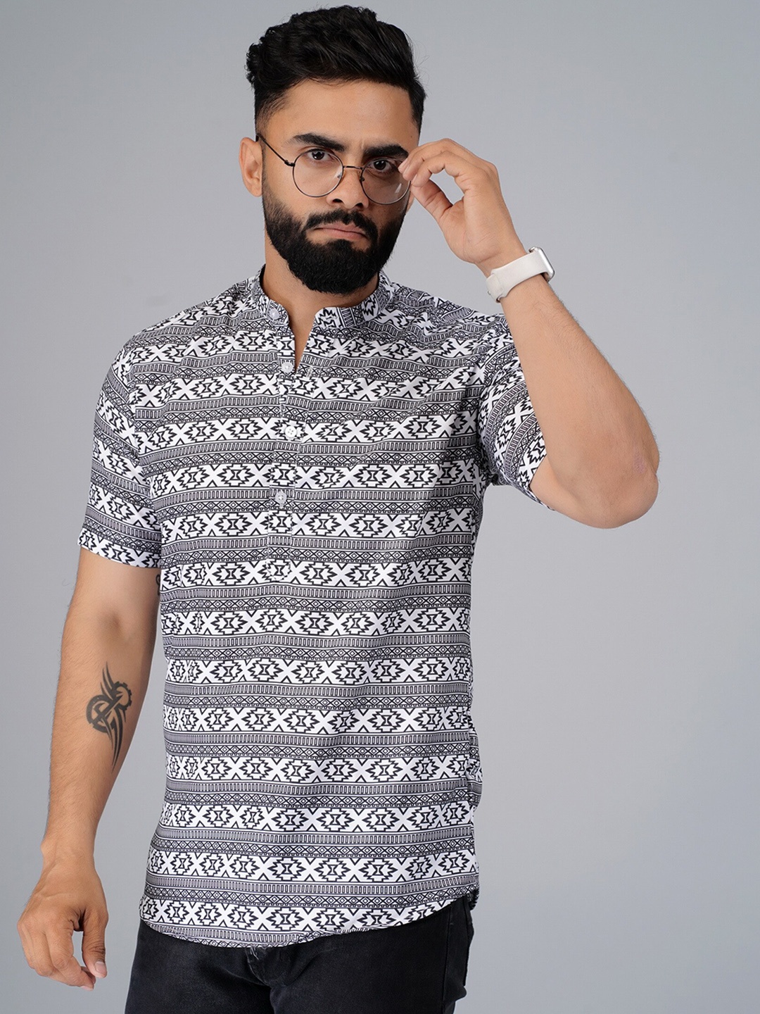 

Elepants Band Collar Half Placket Geometric Printed Casual Shirt, White
