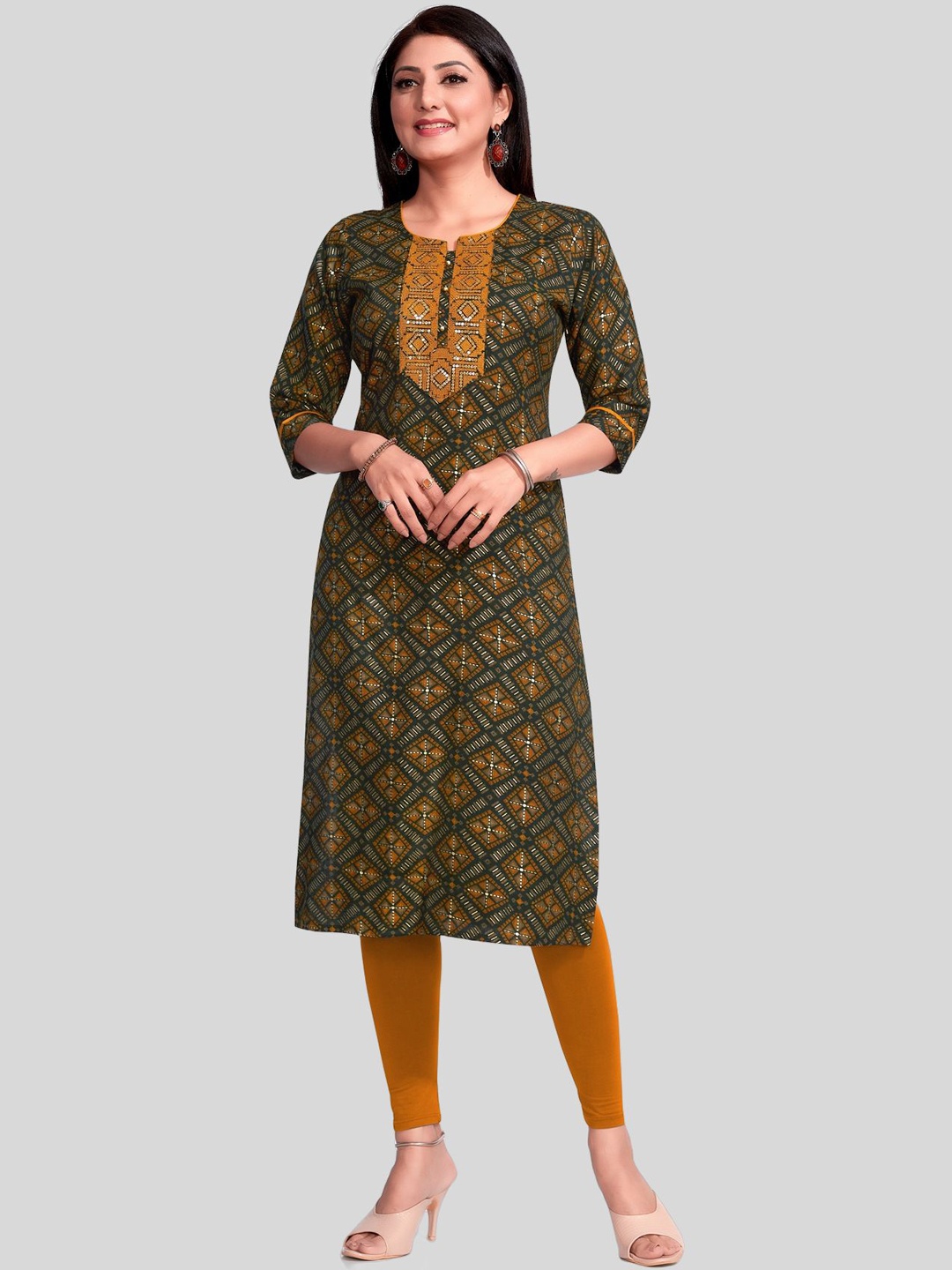 

Ayukti Ethnic Motifs Printed Sequined Straight Kurta, Green