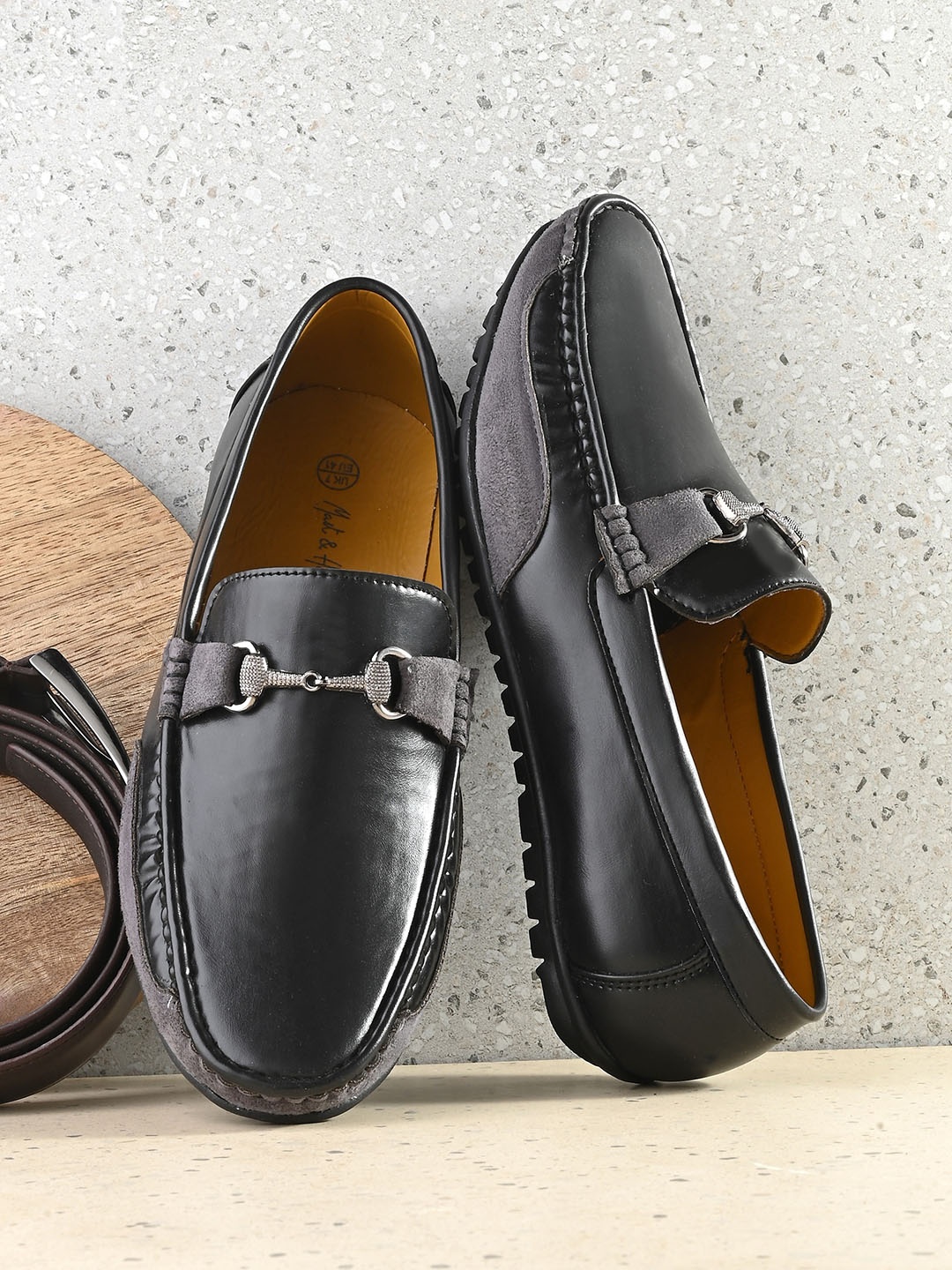 

Mast & Harbour Men Black Embellished Lightweight Comfort Insole Horsebit Loafers