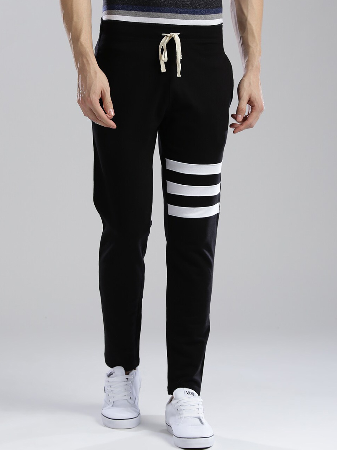

Hubberholme Men Mid-Rise Straight-Fit Track Pants, Black