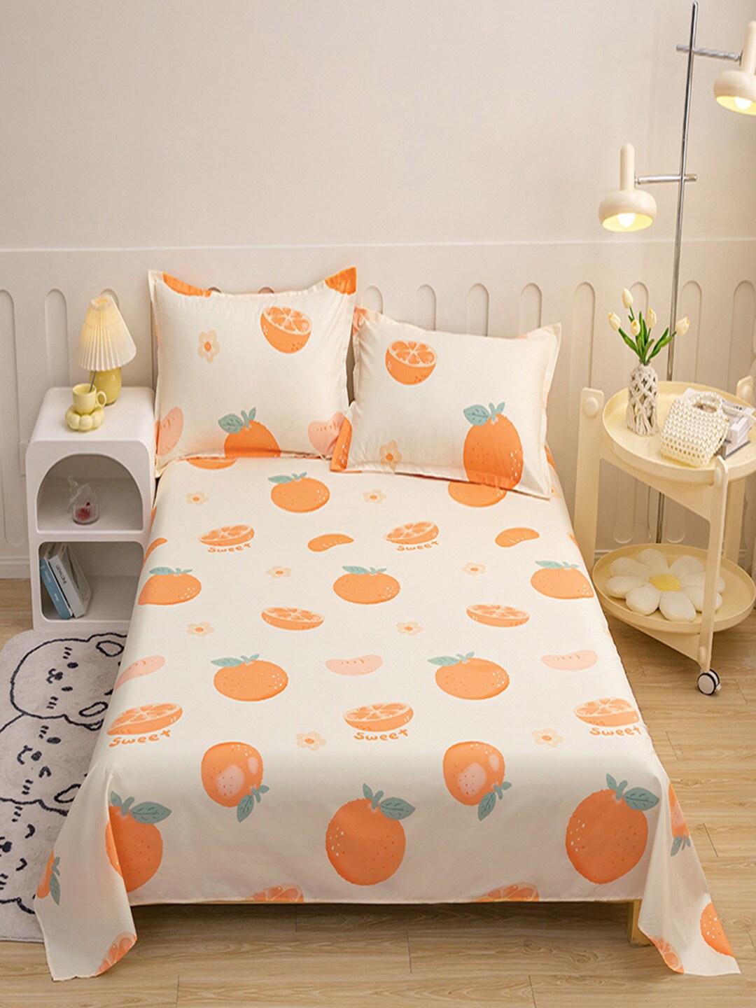 

JC HOME Orange & White Graphic 140 TC Queen Bedsheet with 2 Pillow Covers