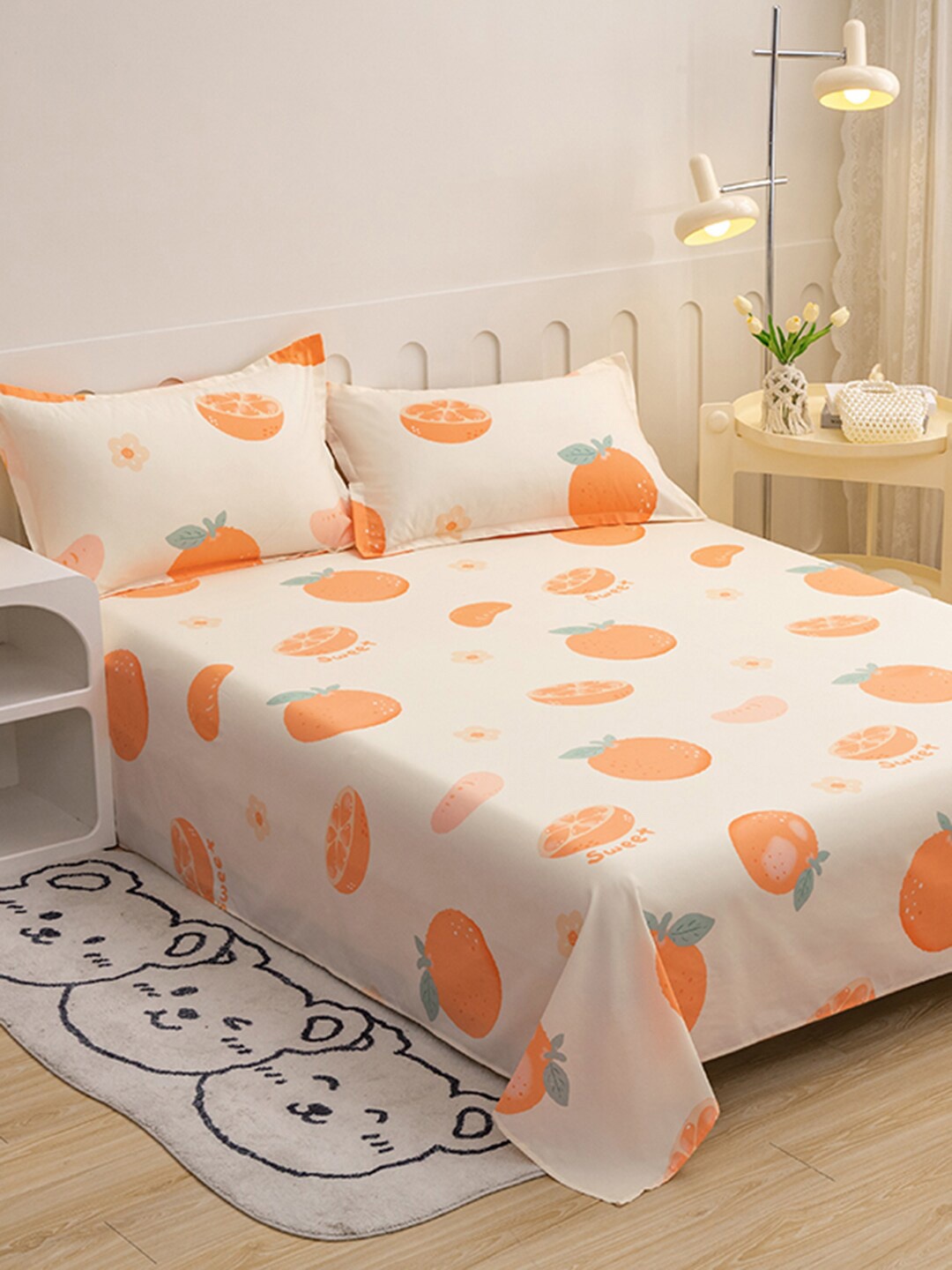 

JC HOME Peach-Coloured Conversational 140 TC King Bedsheet with 2 Pillow Covers