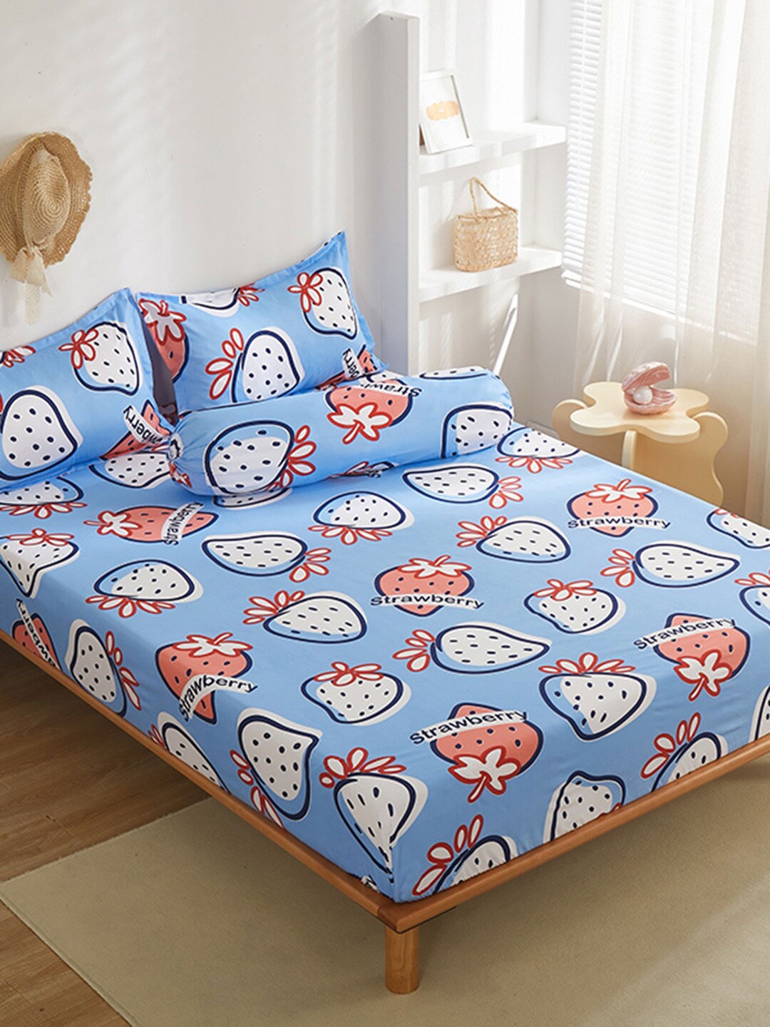 

JC HOME Blue & White Graphic 150 TC Fitted King Bedsheet With 2 Pillow Covers