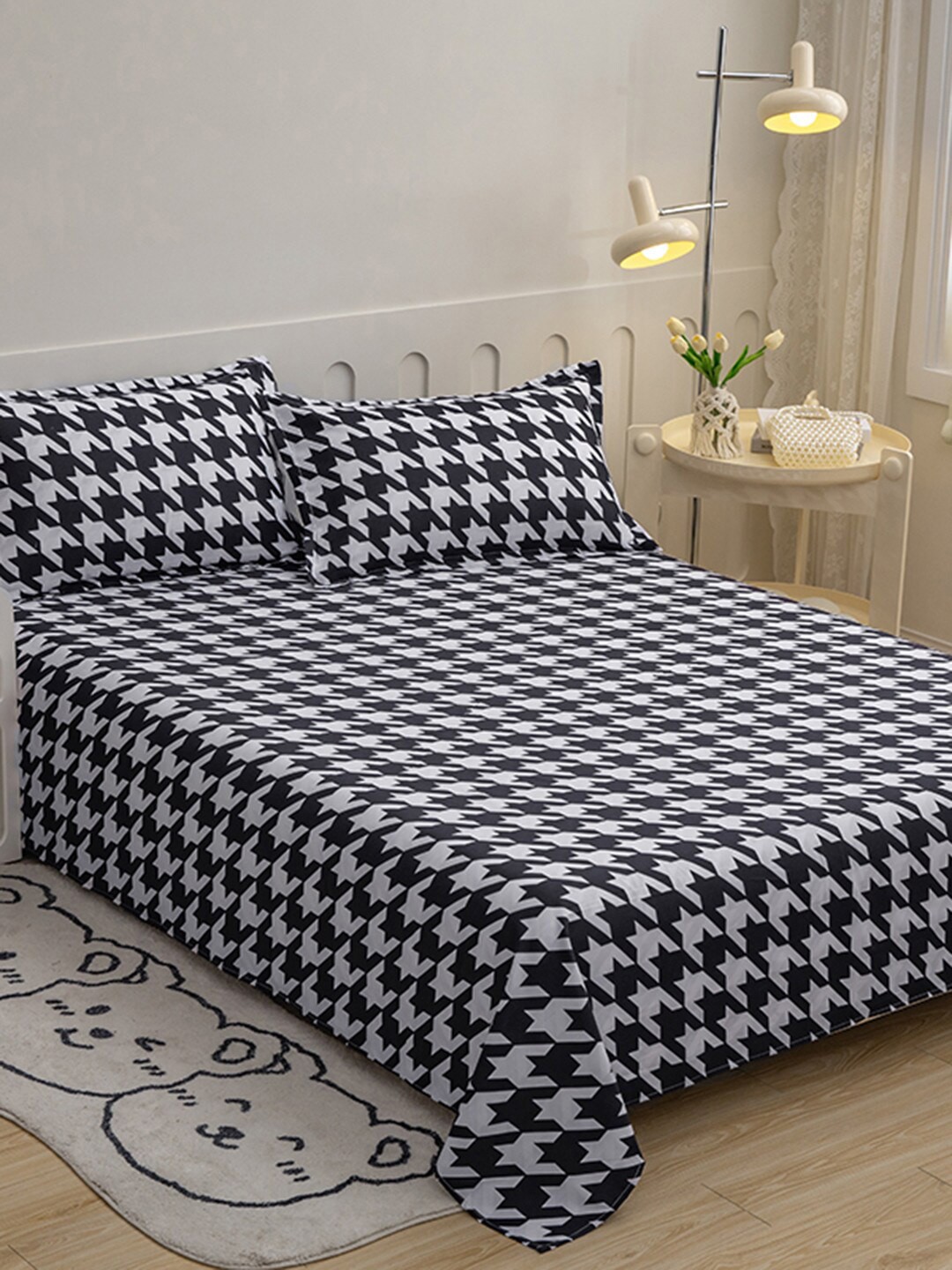 

JC Collection Black Geometric 140 TC Single Bedsheet with 1 Pillow Cover