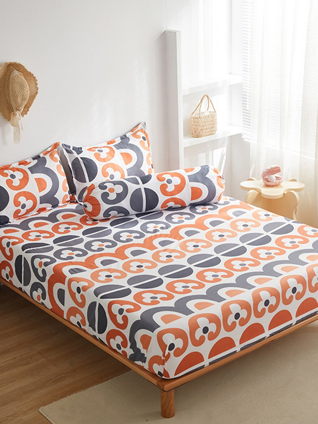 

JC HOME Orange & Grey Floral 150 TC Fitted Queen Bedsheet with 2 Pillow Covers