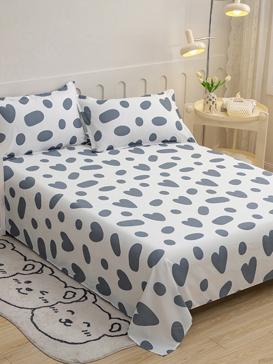 

JC HOME White & Grey 140 TC King Bedsheet with 2 Pillow Covers