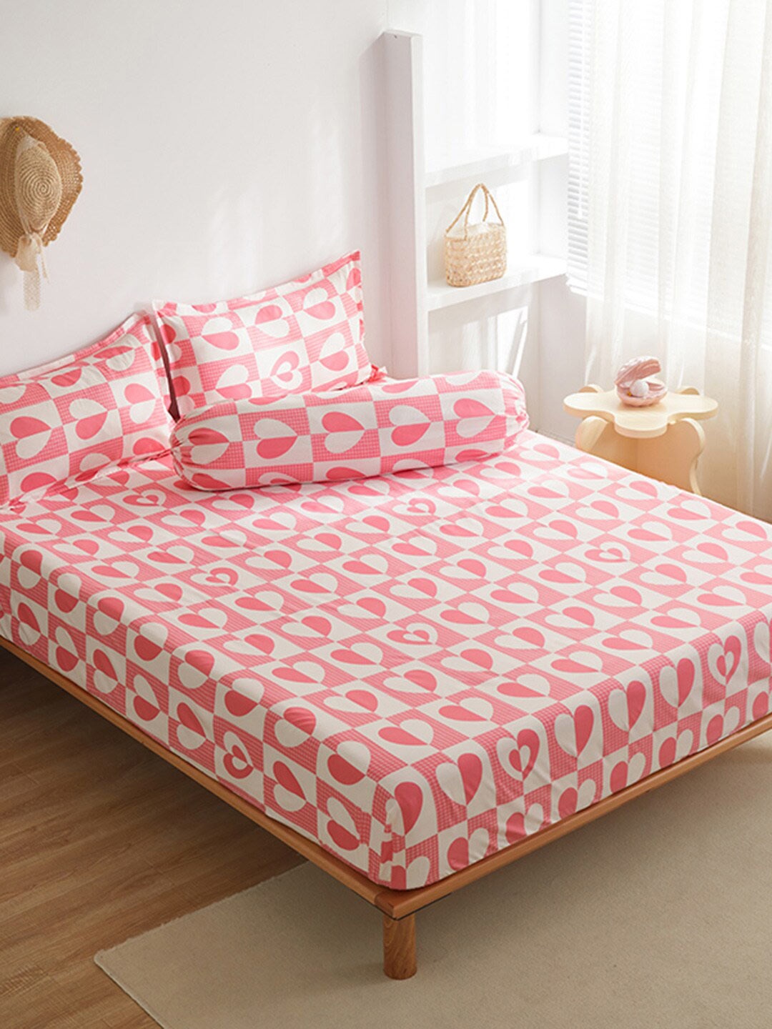 

JC HOME Pink & White Conversational 150 TC Fitted King Bedsheet with 2 Pillow Covers