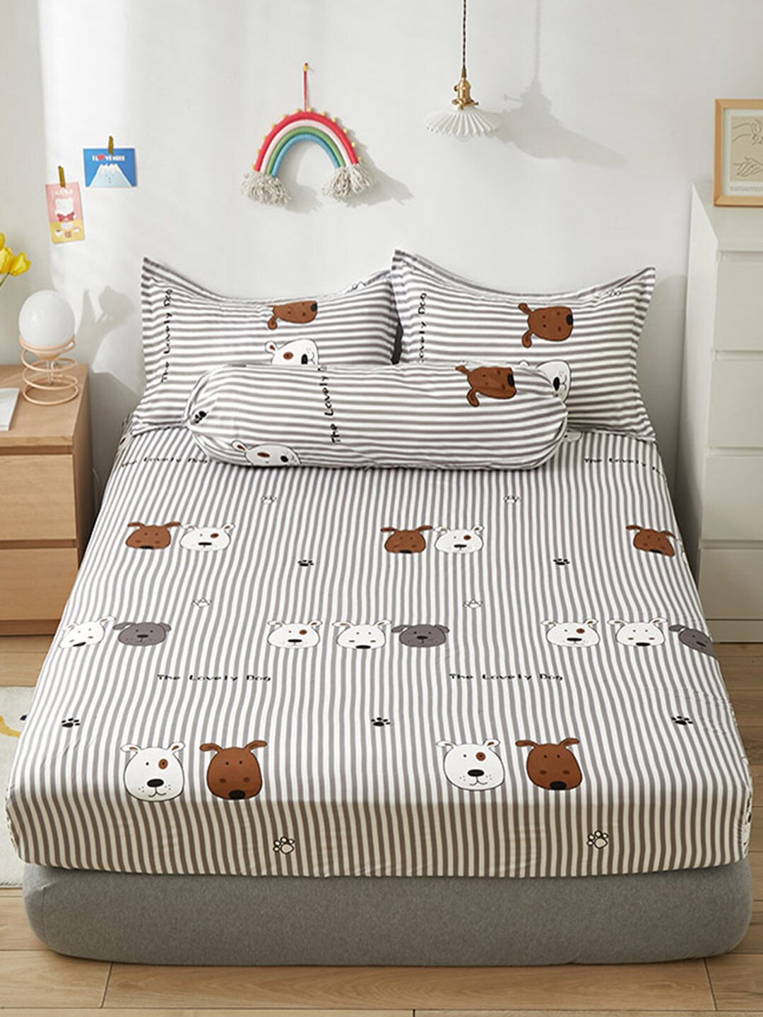

JC HOME Grey & White Printed 150 TC Fitted King Bedsheet & 2 Pillow Covers