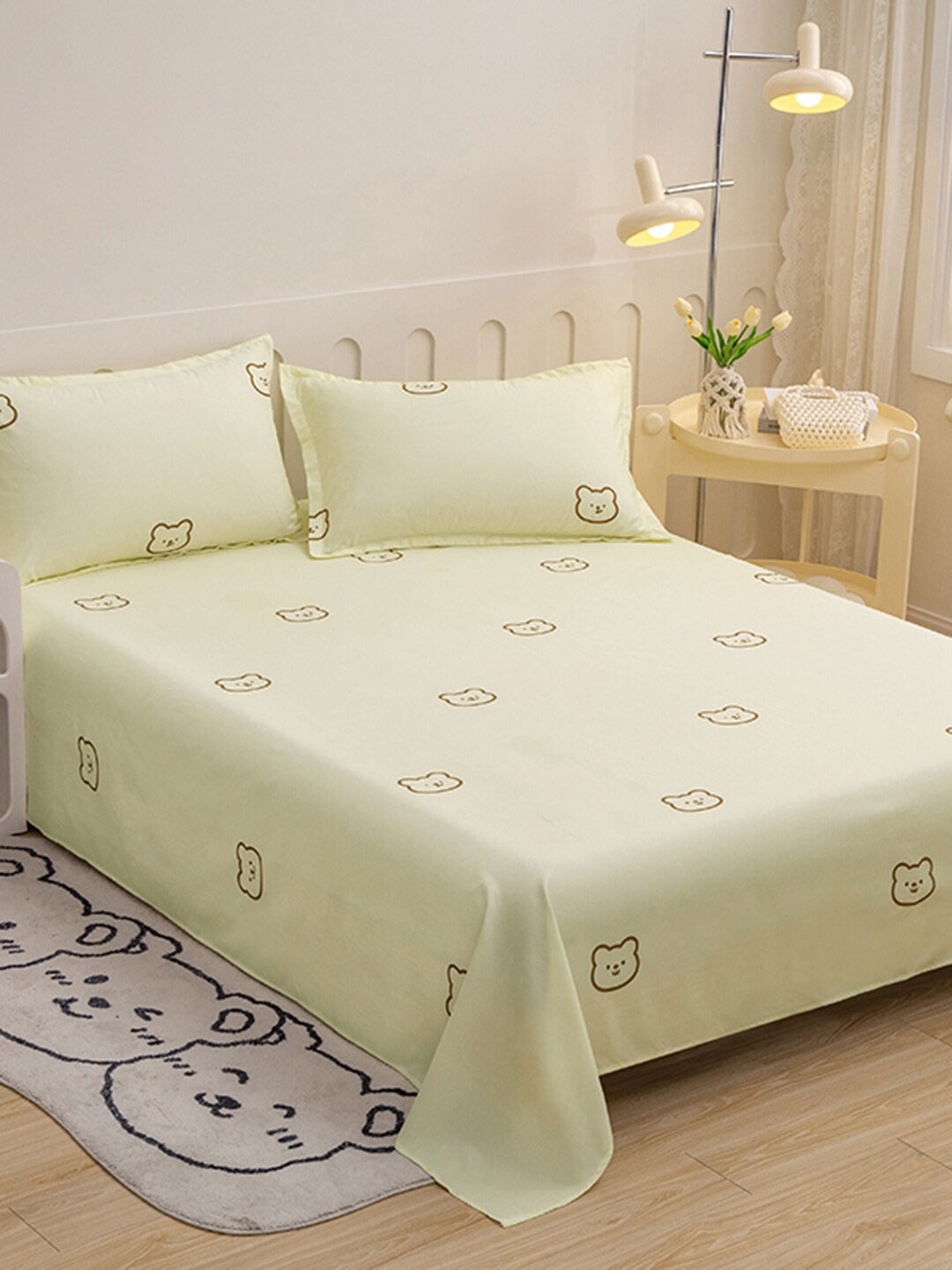 

JC HOME Beige Graphic 140 TC Queen Bedsheet With 2 Pillow Covers