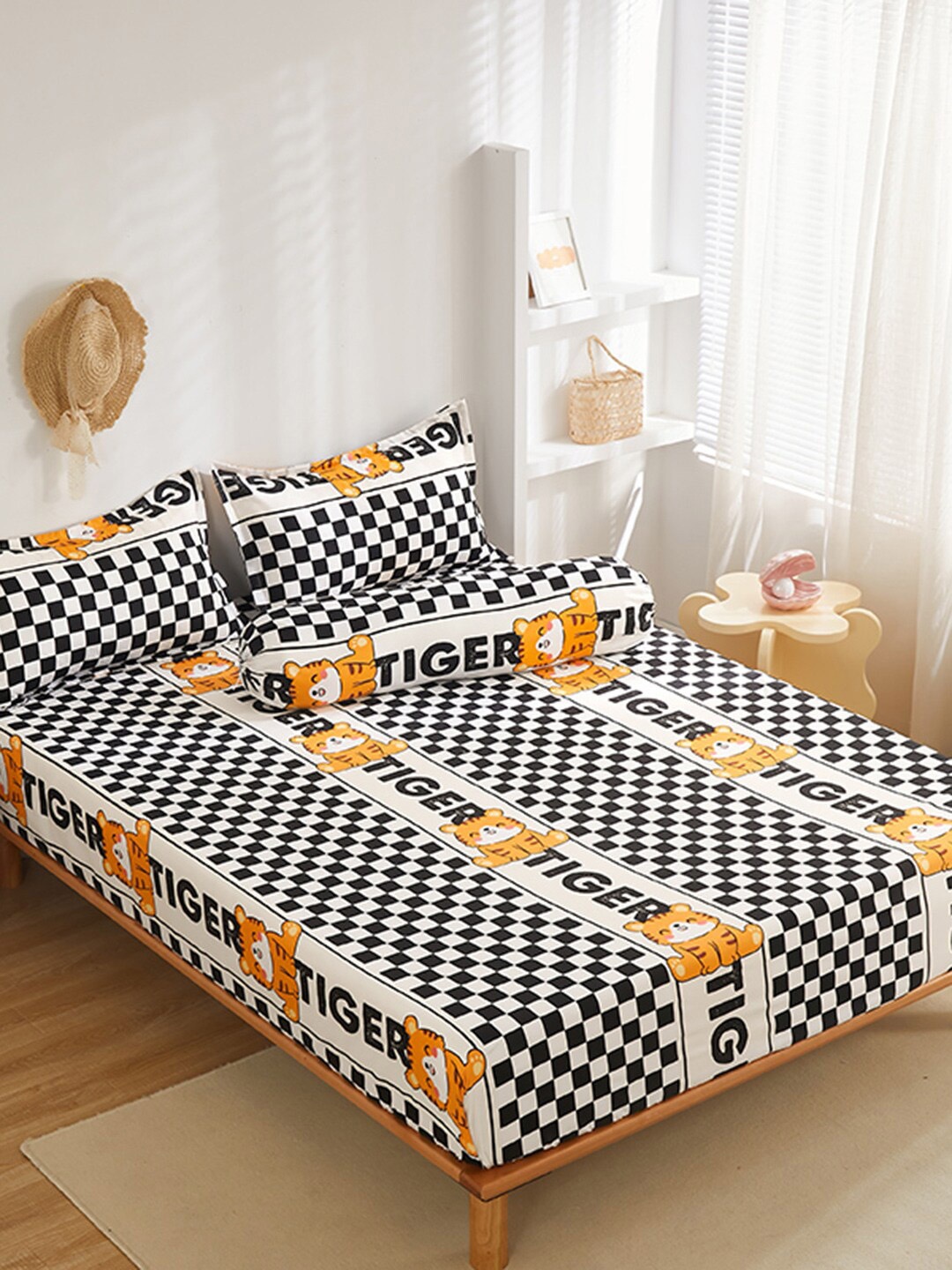 

JC HOME White & Black Geometric Printed 150 TC Fitted Single Bedsheet & Pillow Cover